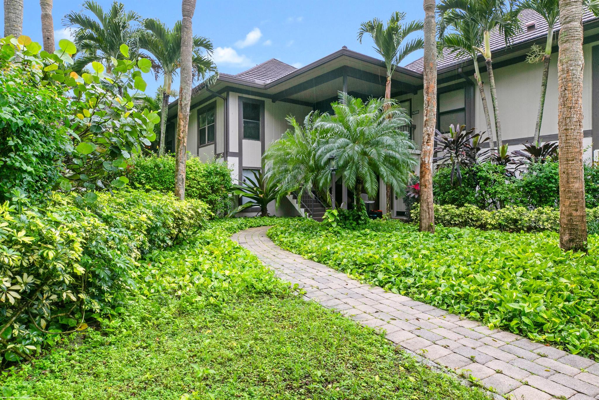 Homes for sale in Wellington, FL | 2735 Polo Island Dr E #K103, Wellington, FL 33414 | MLS# R11127142