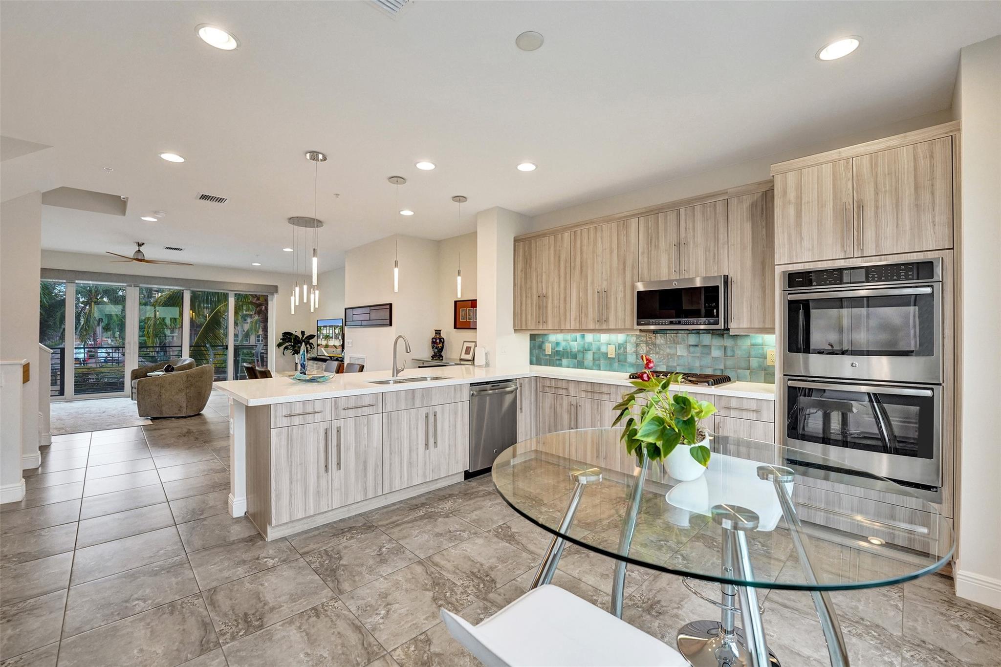 Homes for sale in Oakland Park, FL | 2900 Ne 12th Ter #19, Oakland Park, FL 33334 | MLS# F10528513