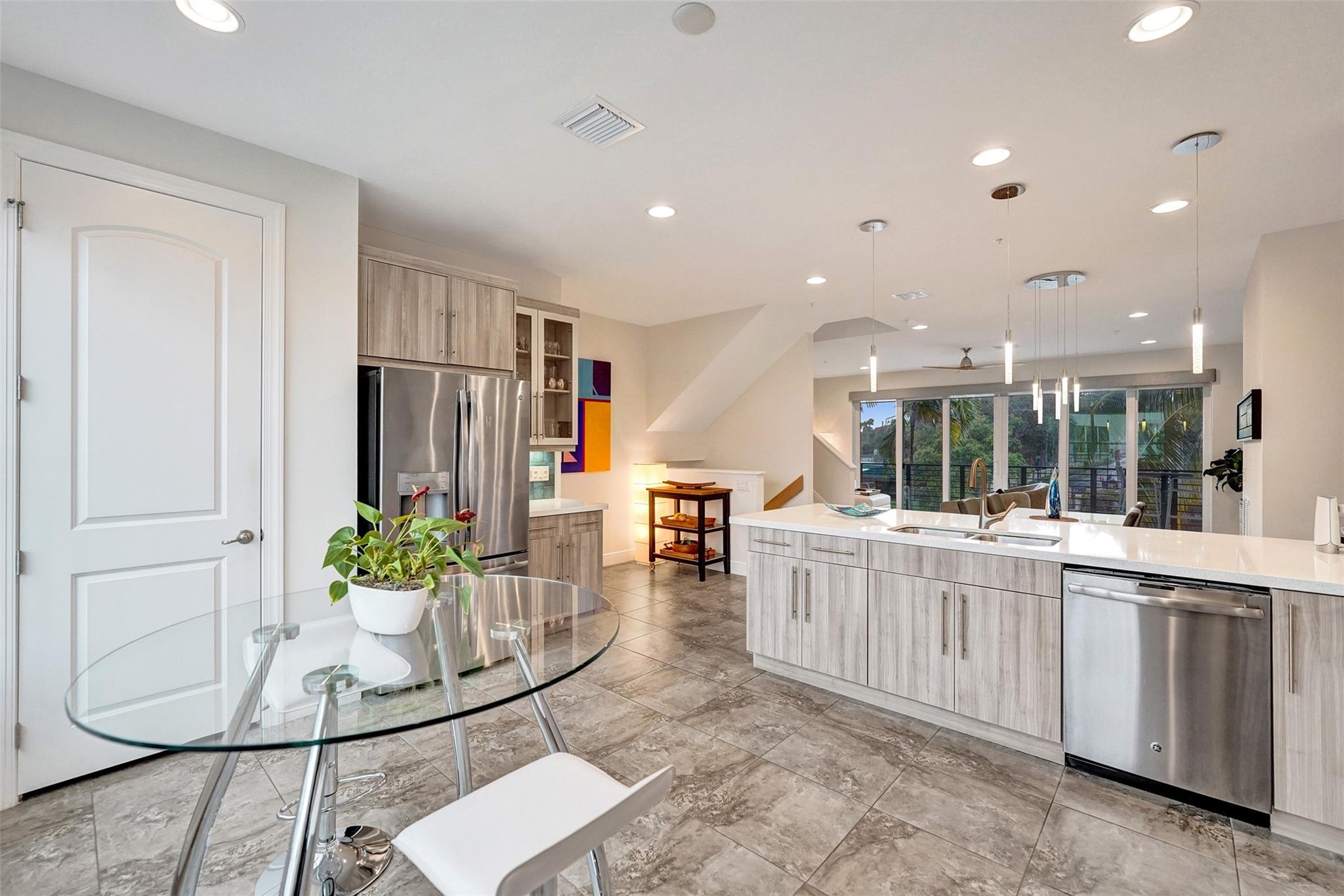 Homes for sale in Oakland Park, FL | 2900 Ne 12Th Ter #19, Oakland Park, FL 33334 | MLS# F10528513