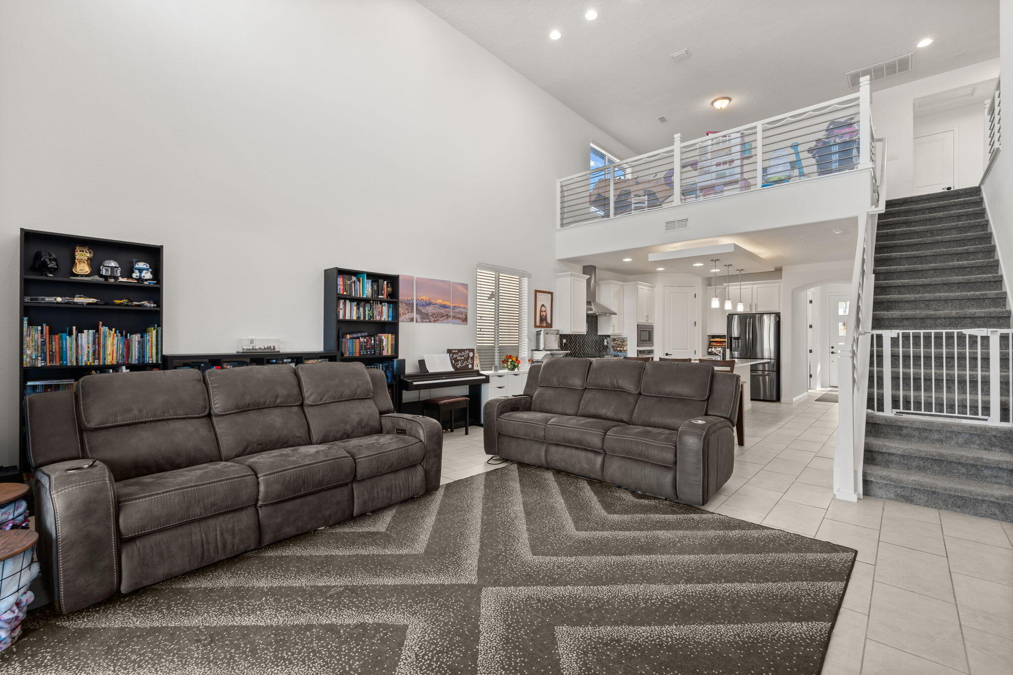 12109 ECHO VALLEY Lane NW Living Room