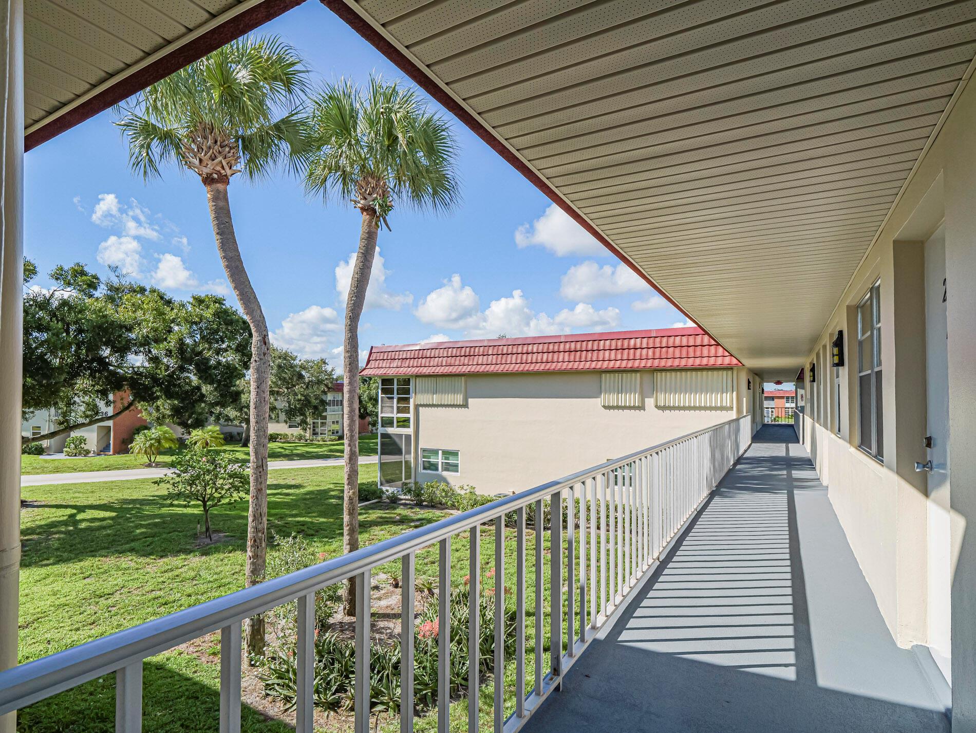 Homes for sale in Vero Beach, FL | 43 Woodland Dr #205, Vero Beach, FL 32962 | MLS# R11127175