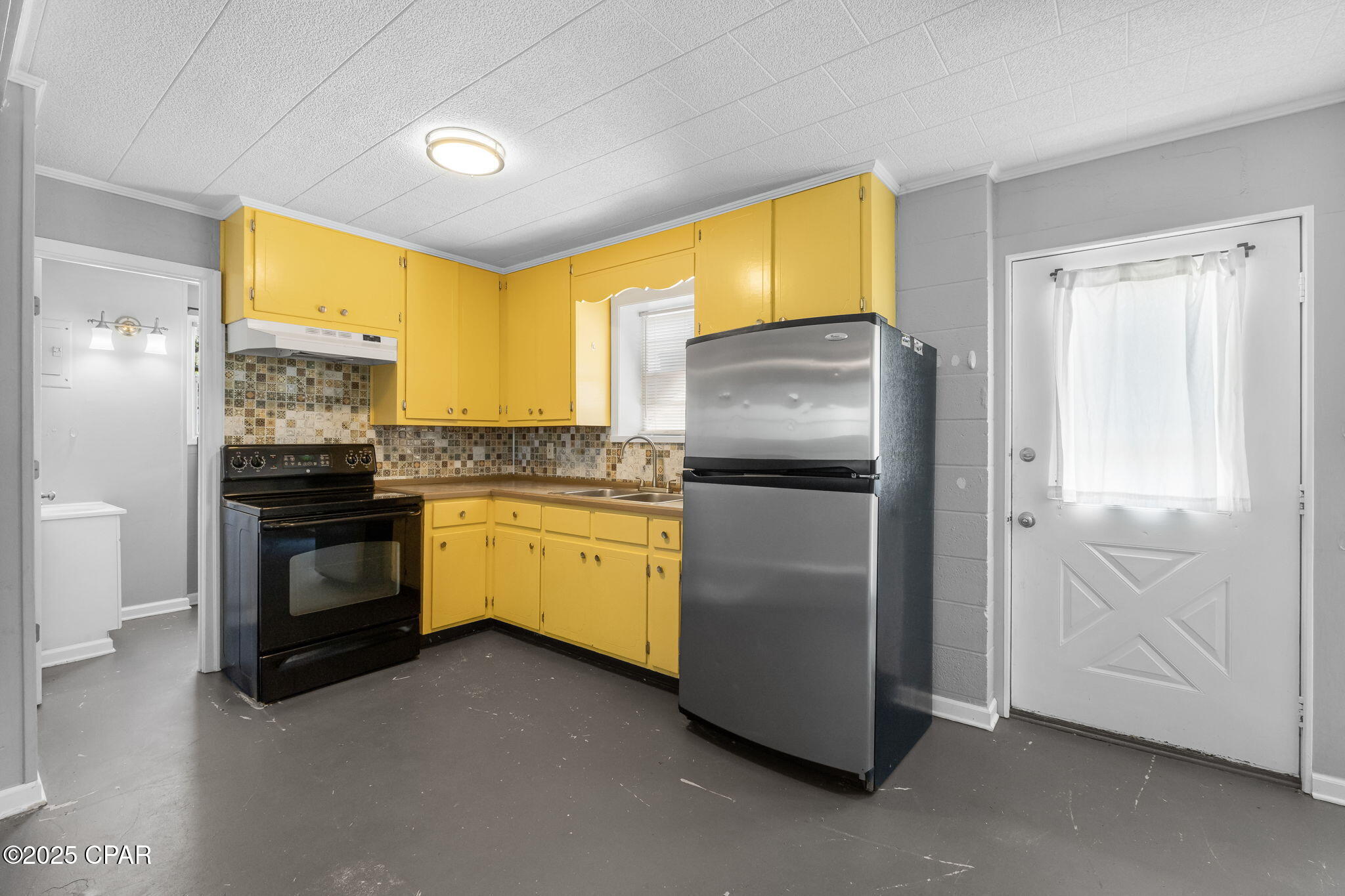 Image 33 For 22107 Bataan Avenue