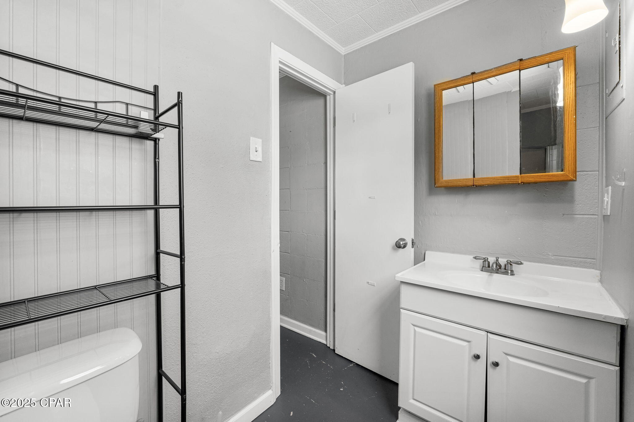 Image 39 For 22107 Bataan Avenue