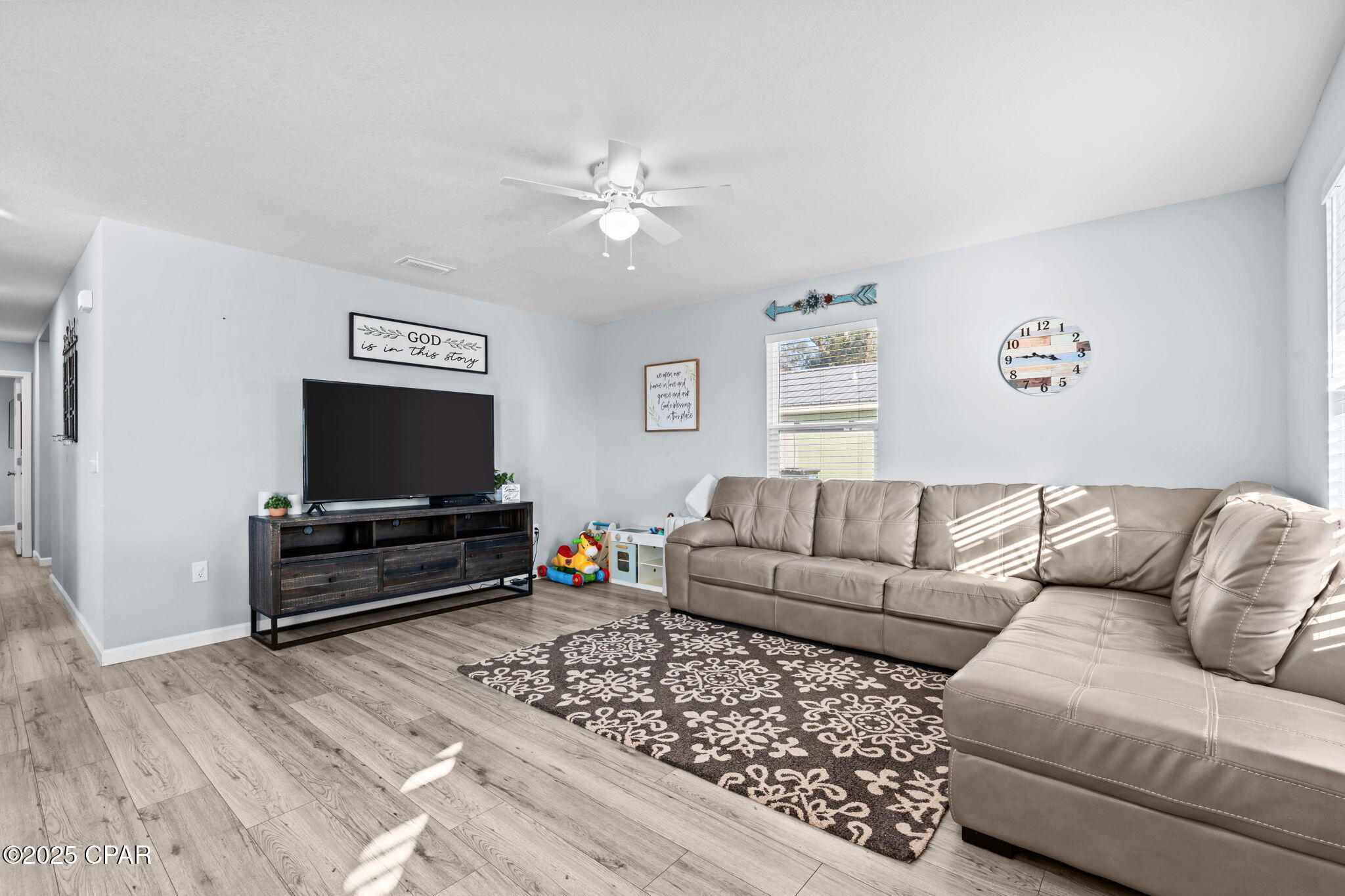 Image 7 For 3111 2nd Plaza