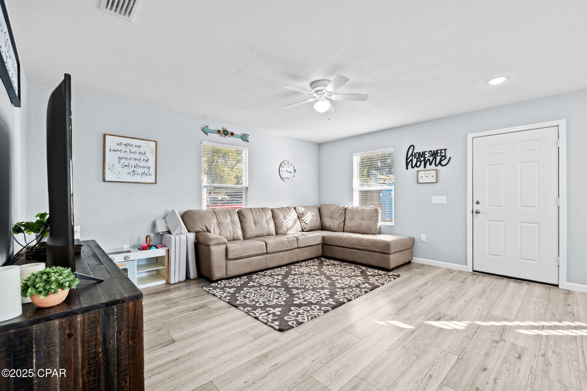 Image 8 For 3111 2nd Plaza