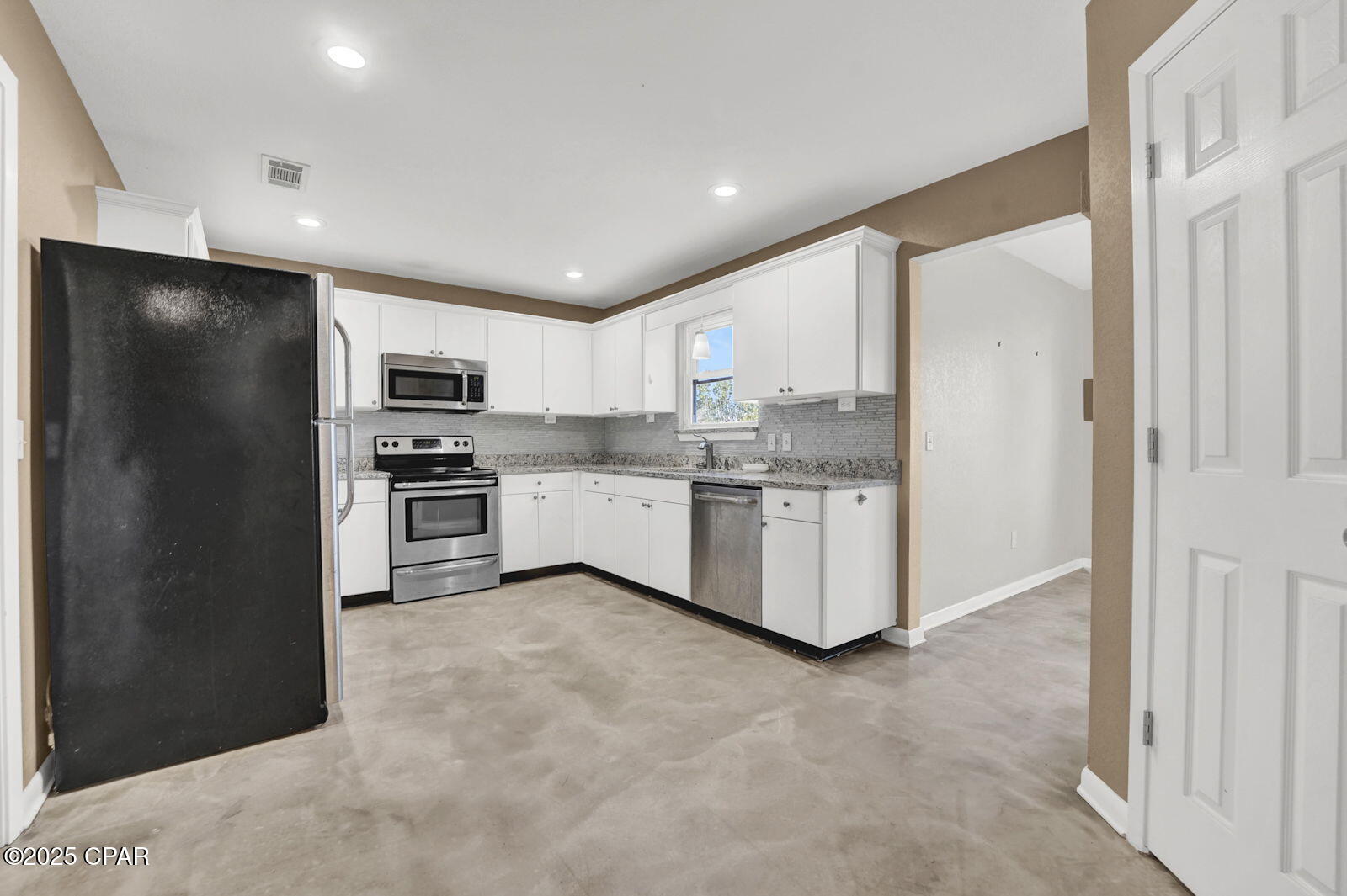 Image 14 For 4717 Star Avenue