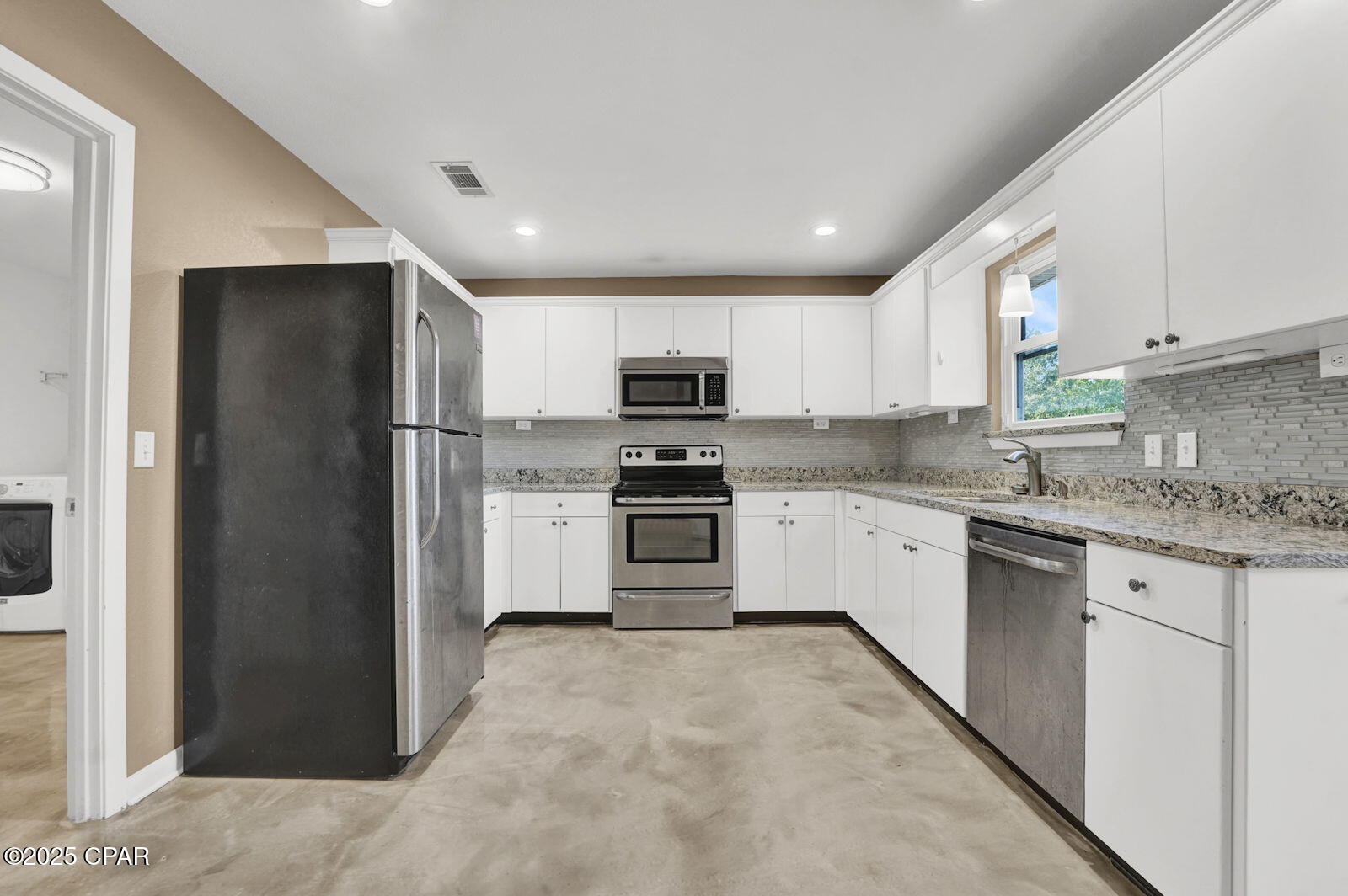 Image 16 For 4717 Star Avenue