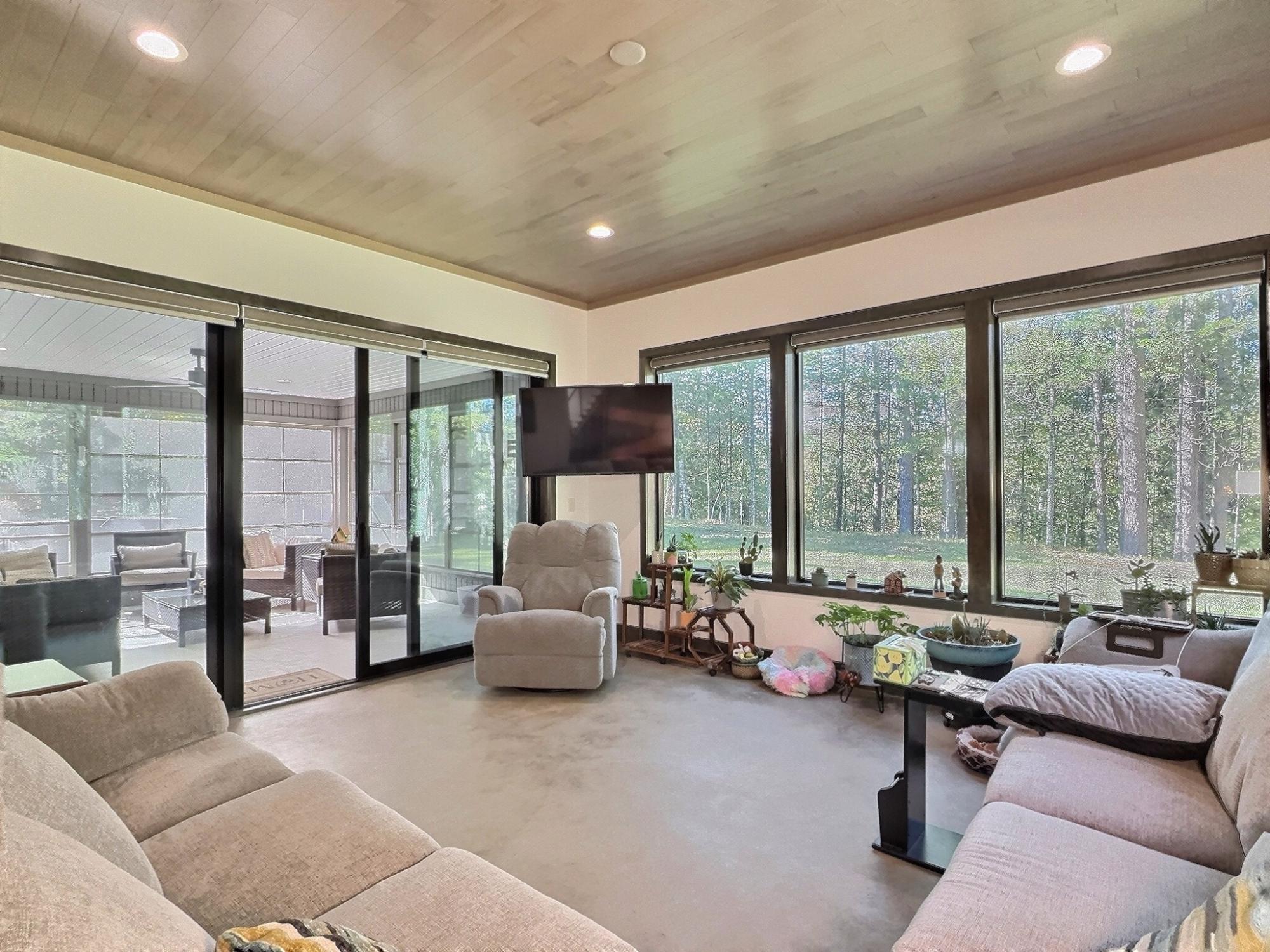 River Property Property 1369 Riverview Dr Photo 8