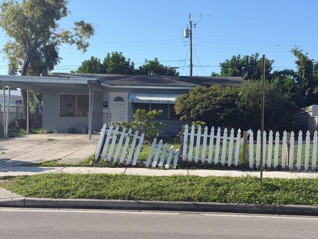 Homes for sale in Lake Worth Beach, FL | 1005 12th Avenue N, Lake Worth Beach, FL 33460 | MLS# R11127246