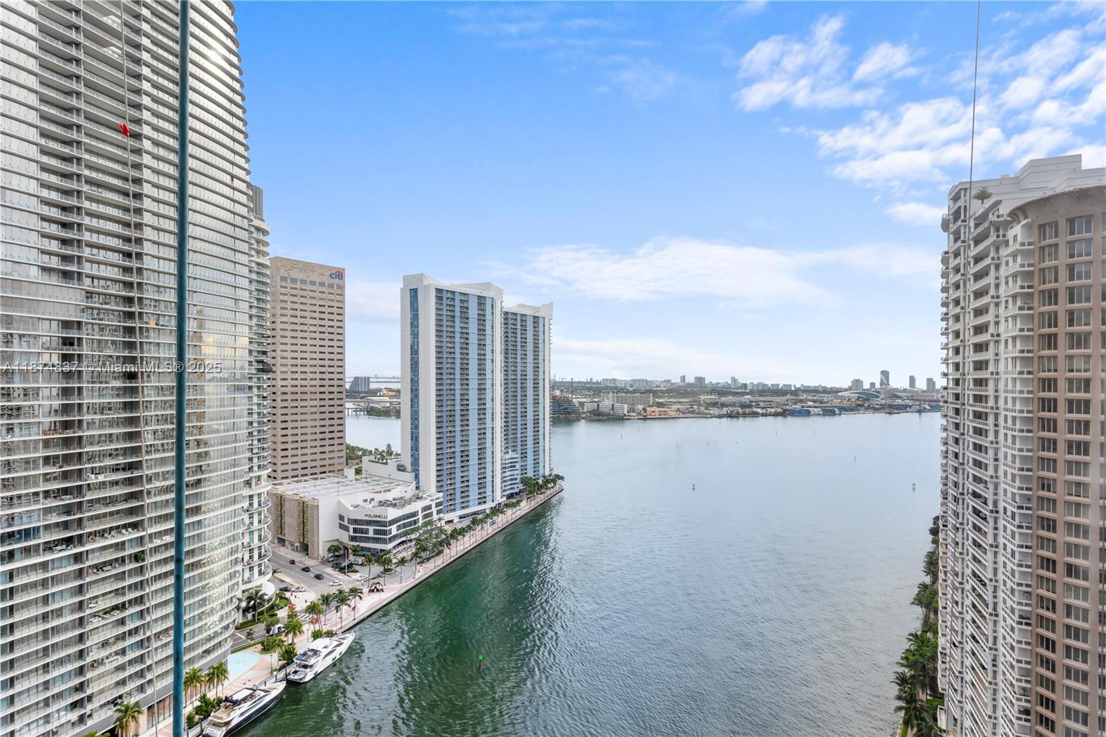 Condo for Sale in Miami, FL