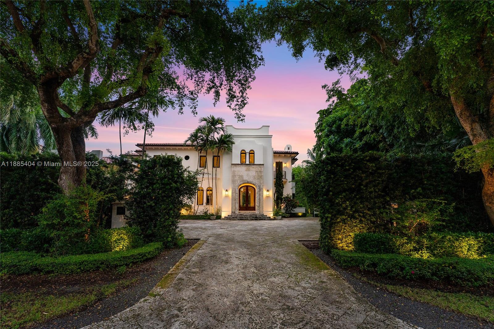 House for Sale in Coral Gables, FL