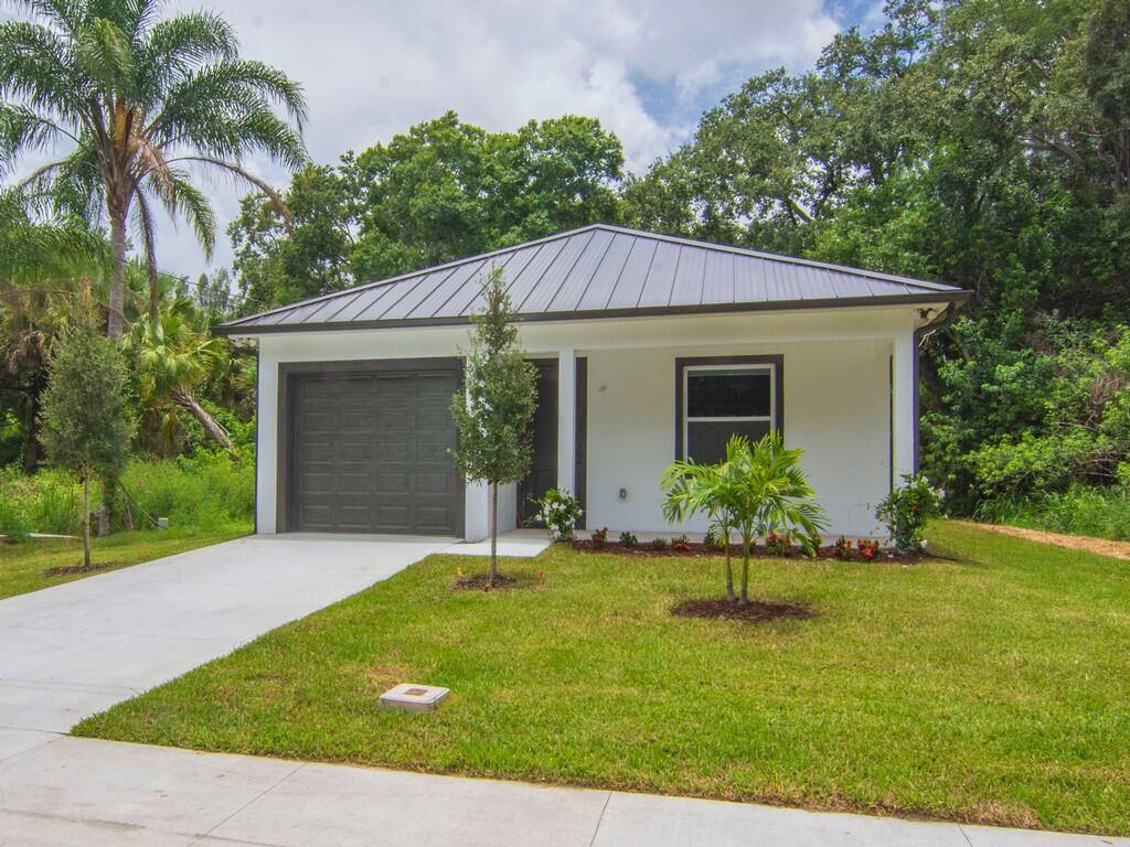 Homes for sale in Vero Beach, FL | 8525 64Th Avenue, Vero Beach, FL 32967 | MLS# R11127334