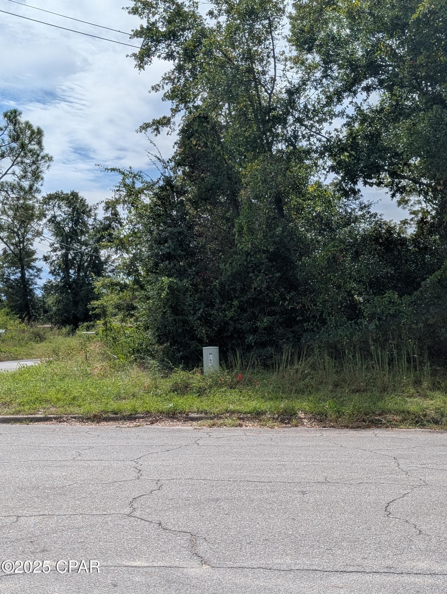 Image 1 For 1347 Mercedes Avenue