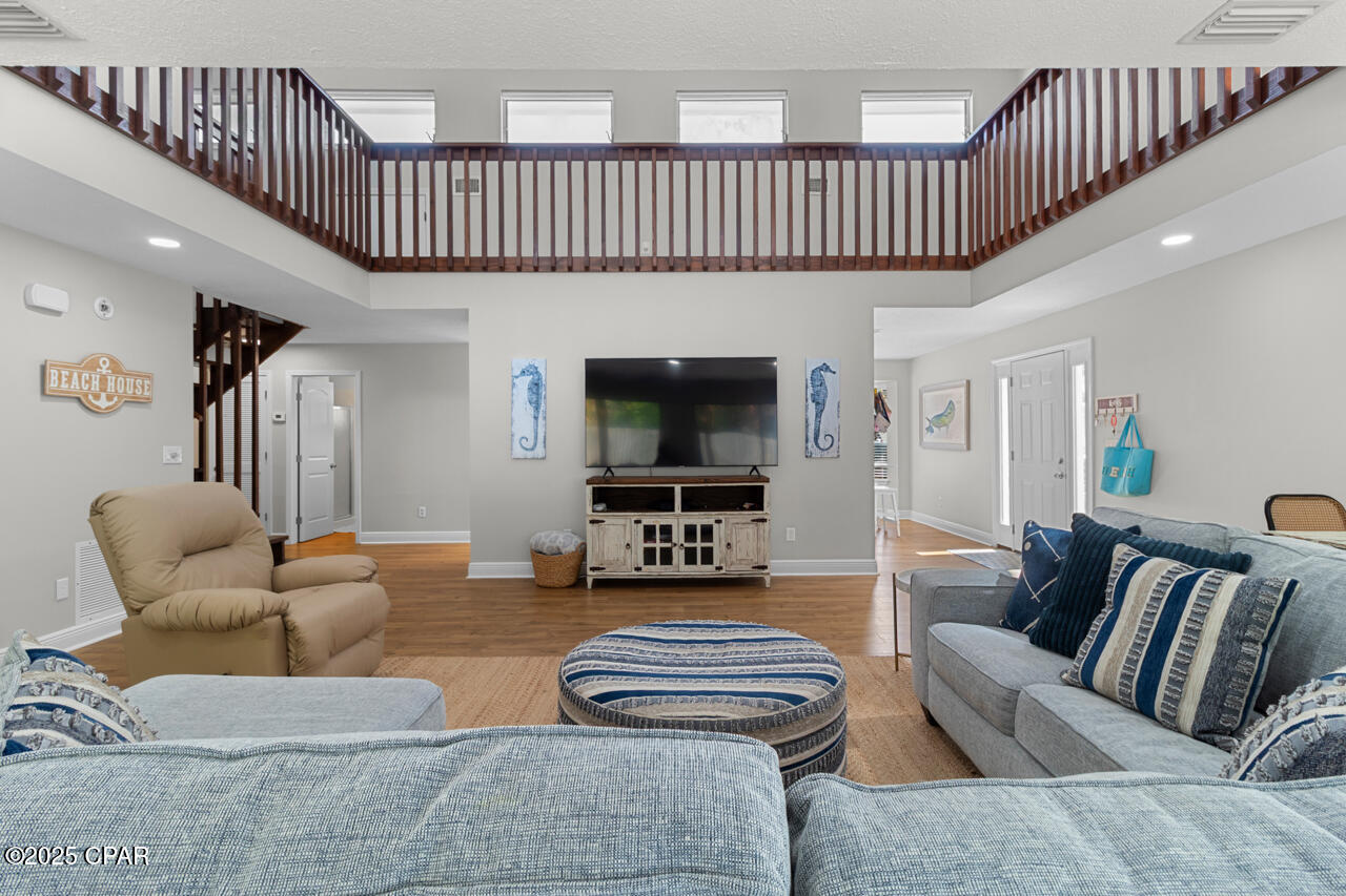 Image 23 For 204 Wells Street