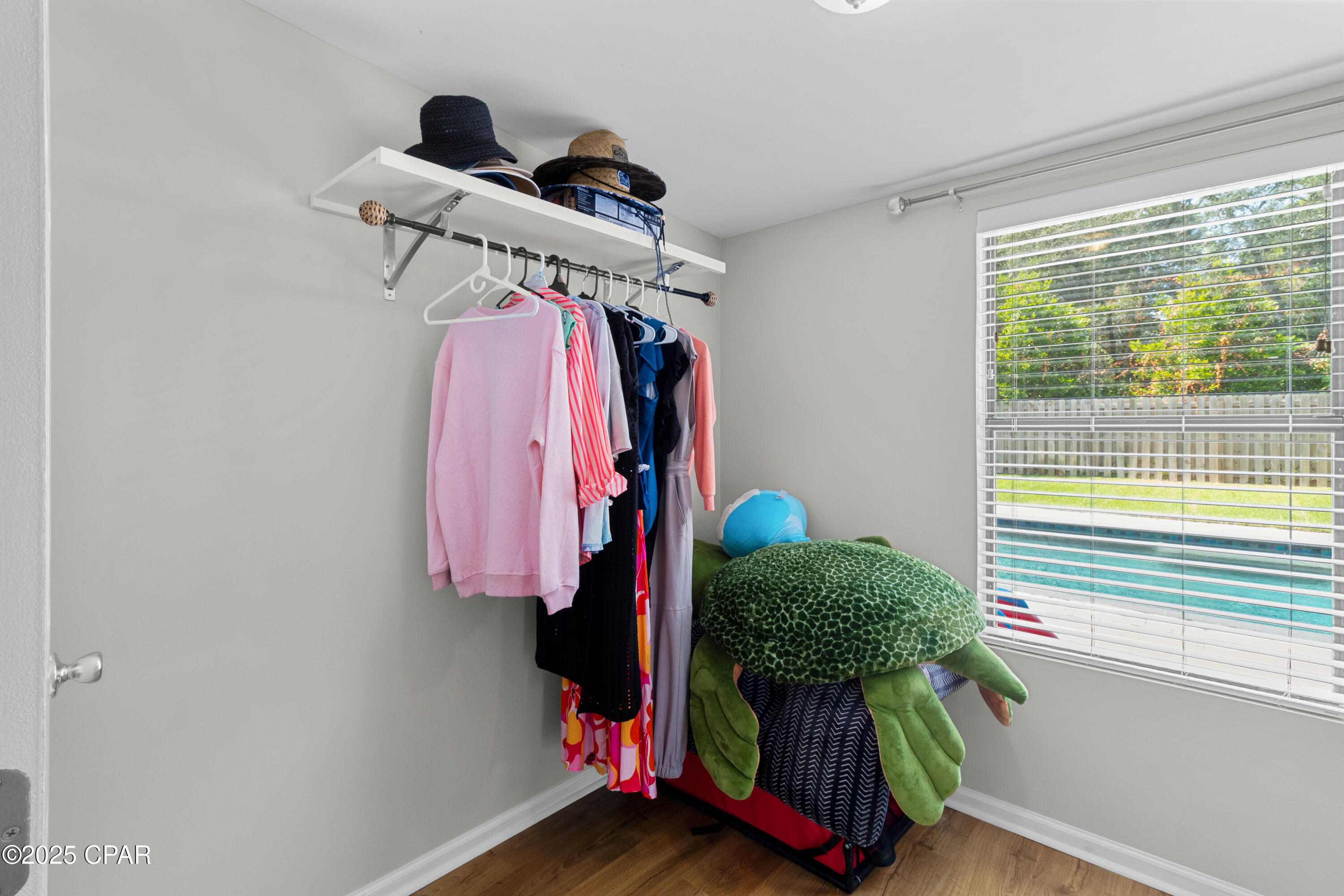 Image 27 For 204 Wells Street