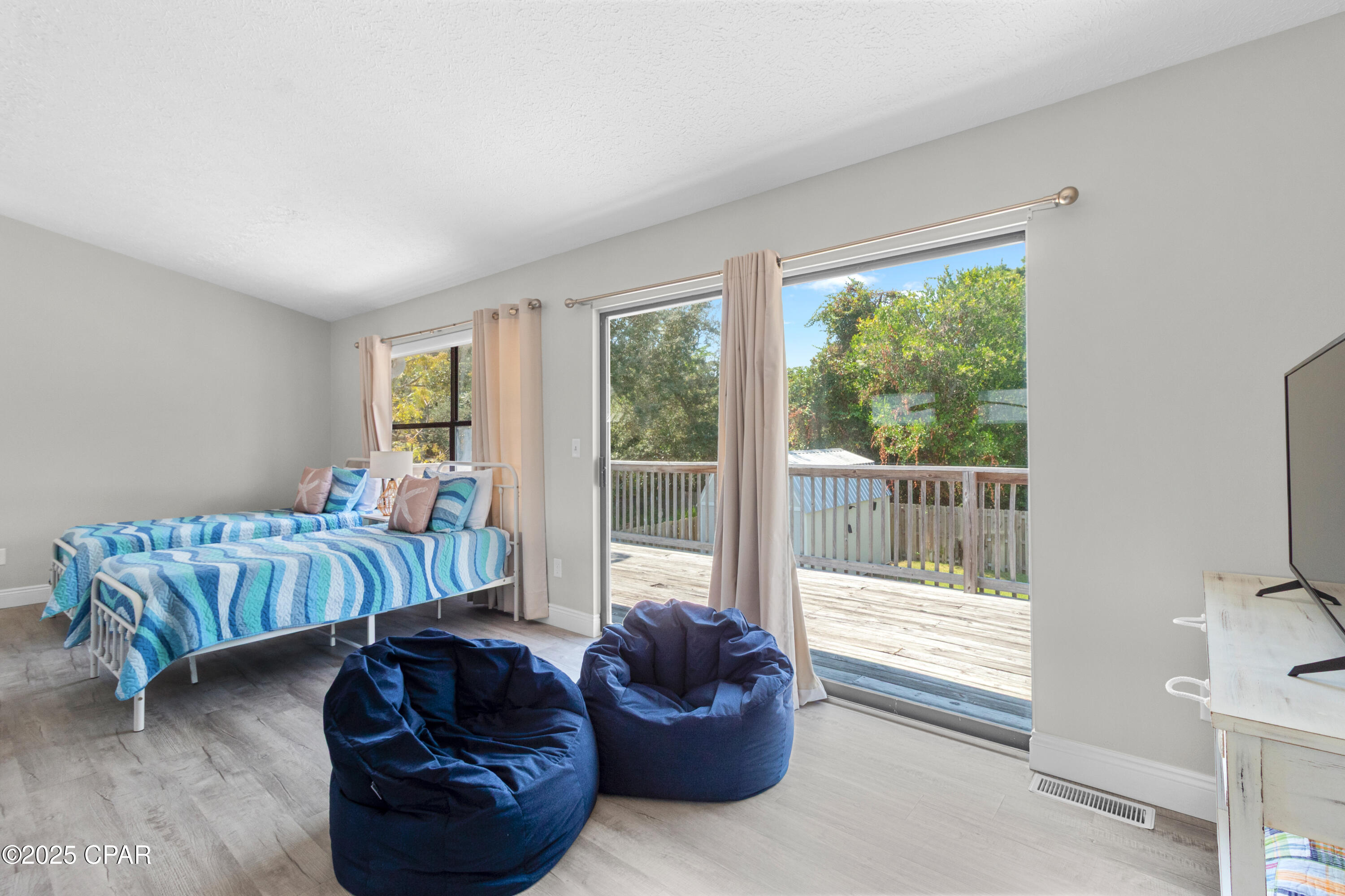 Image 36 For 204 Wells Street