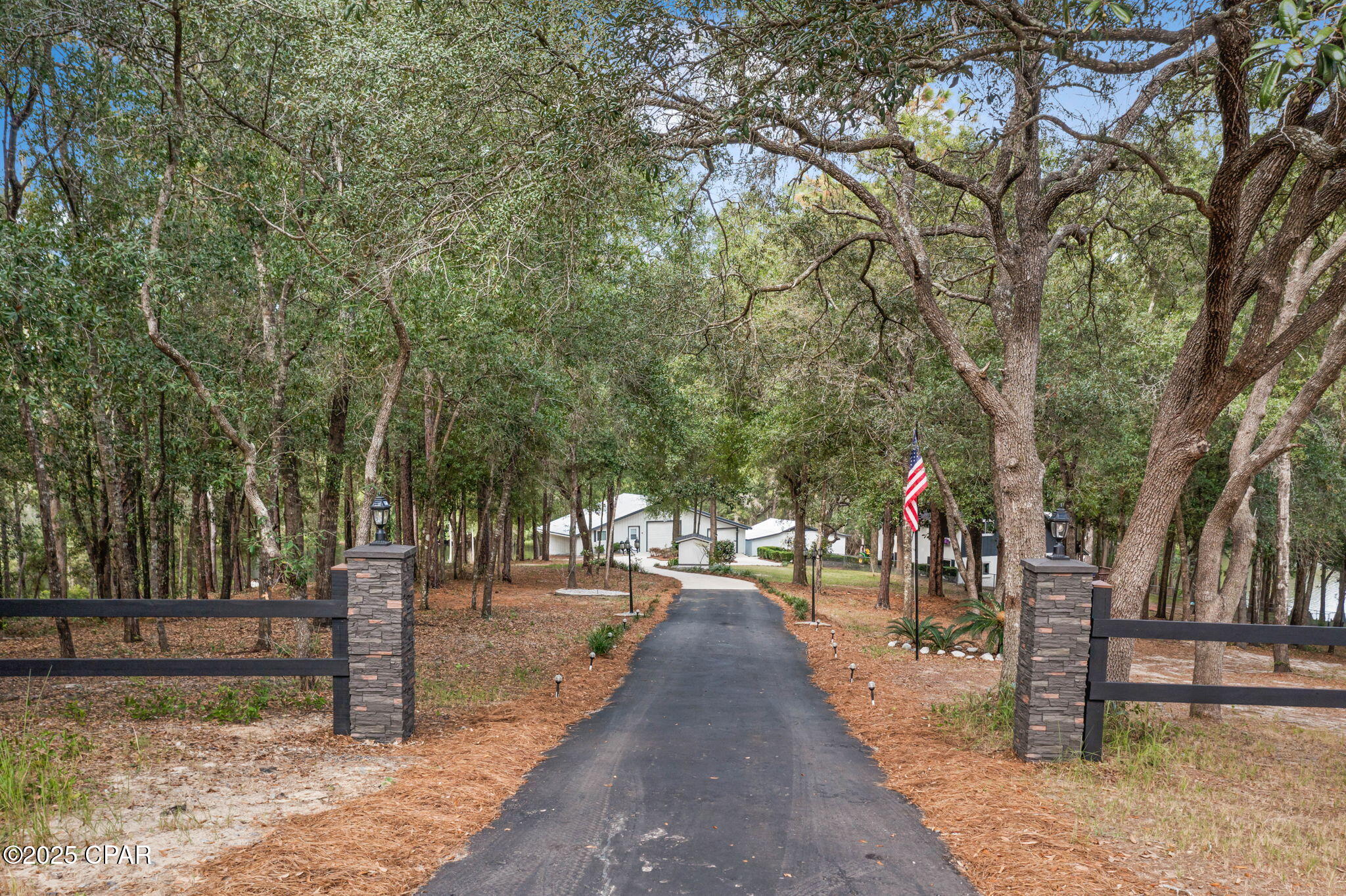 Listing photo id 3 for 2730 Mosquito Road