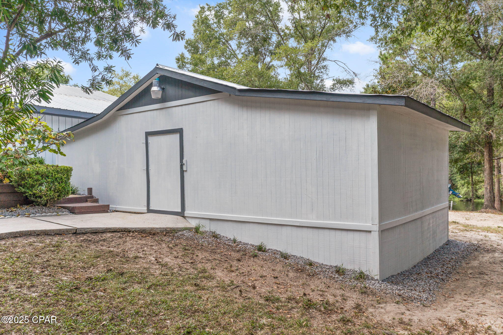 Listing photo id 52 for 2730 Mosquito Road