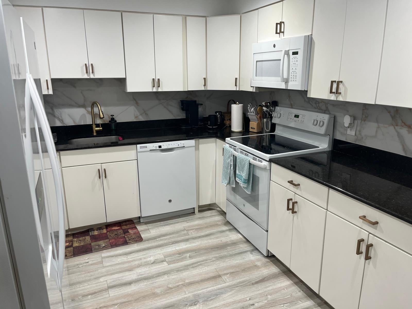 Homes for sale in Weston, FL | 491 Racquet Club Rd #106, Weston, FL 33326 | MLS# F10528153