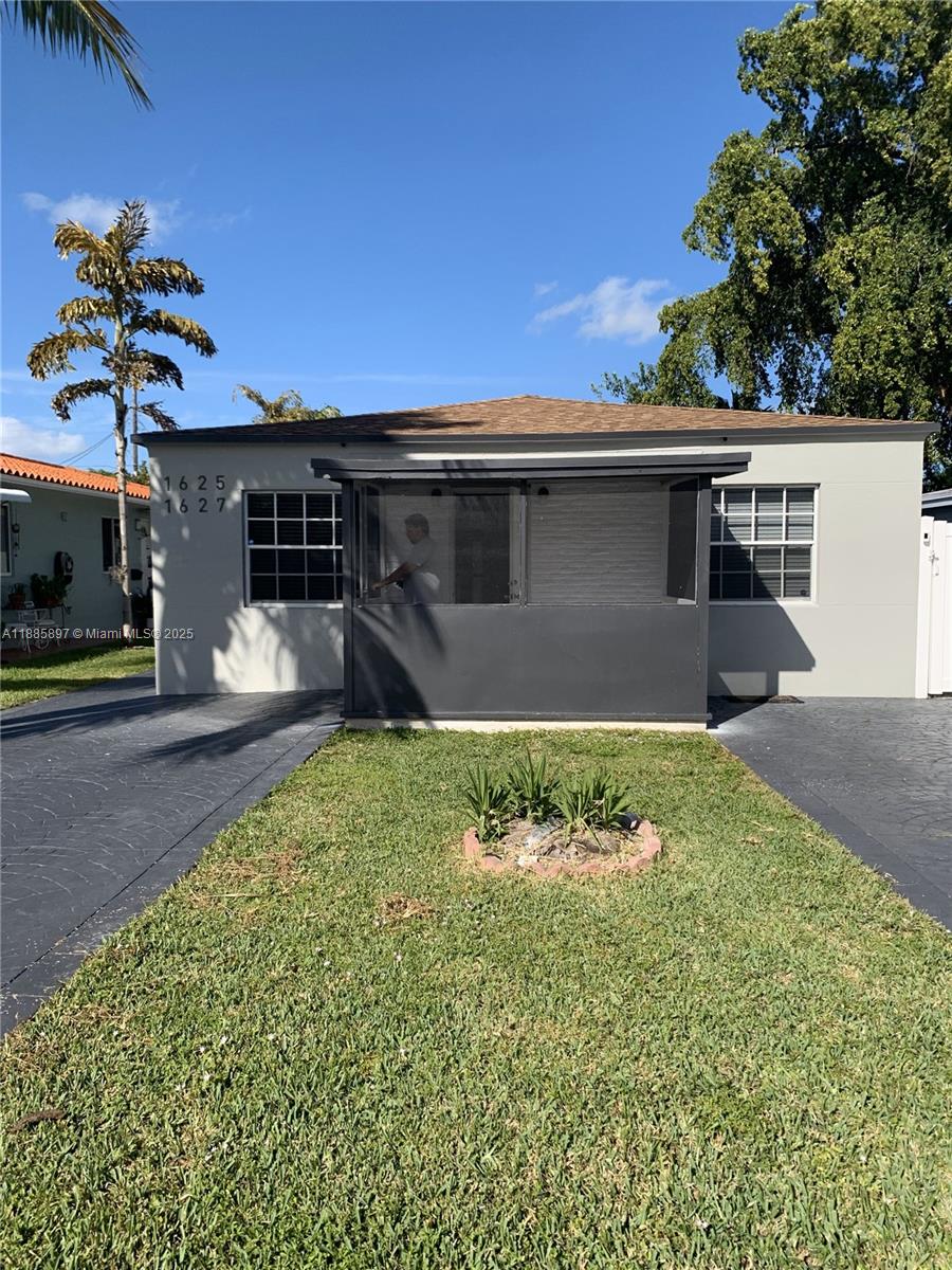 Hollywood South Side Add