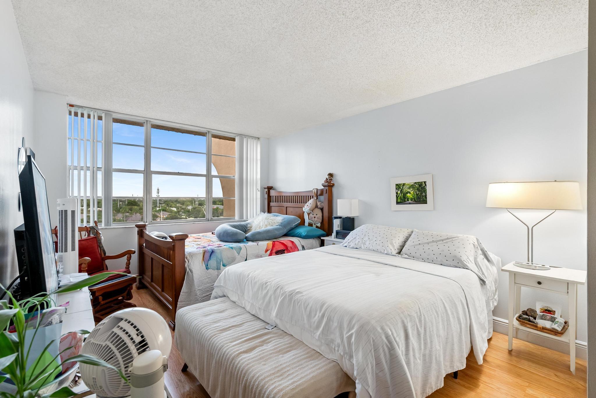 Homes for sale in Pembroke Pines, FL | 1200 Saint Charles Pl #PH 21, Pembroke Pines, FL 33026 | MLS# F10528860