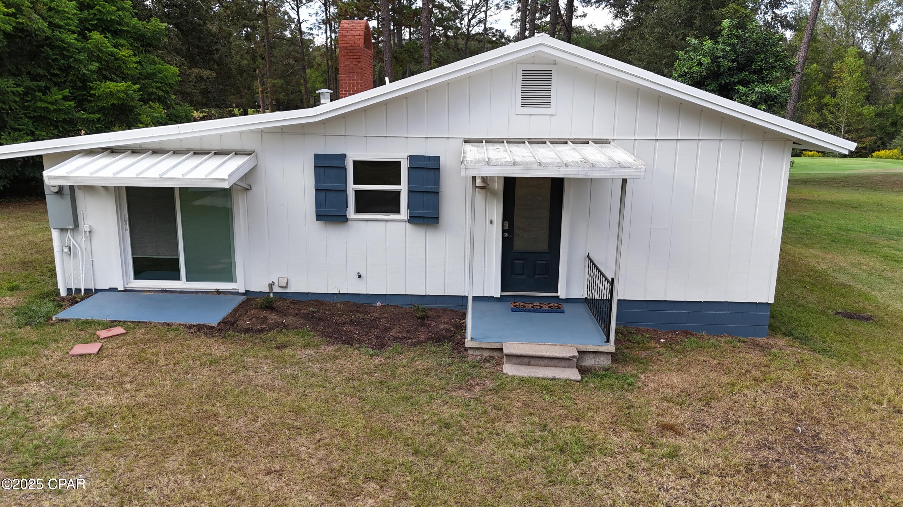 Listing photo id 1 for 2735 Muir Lane