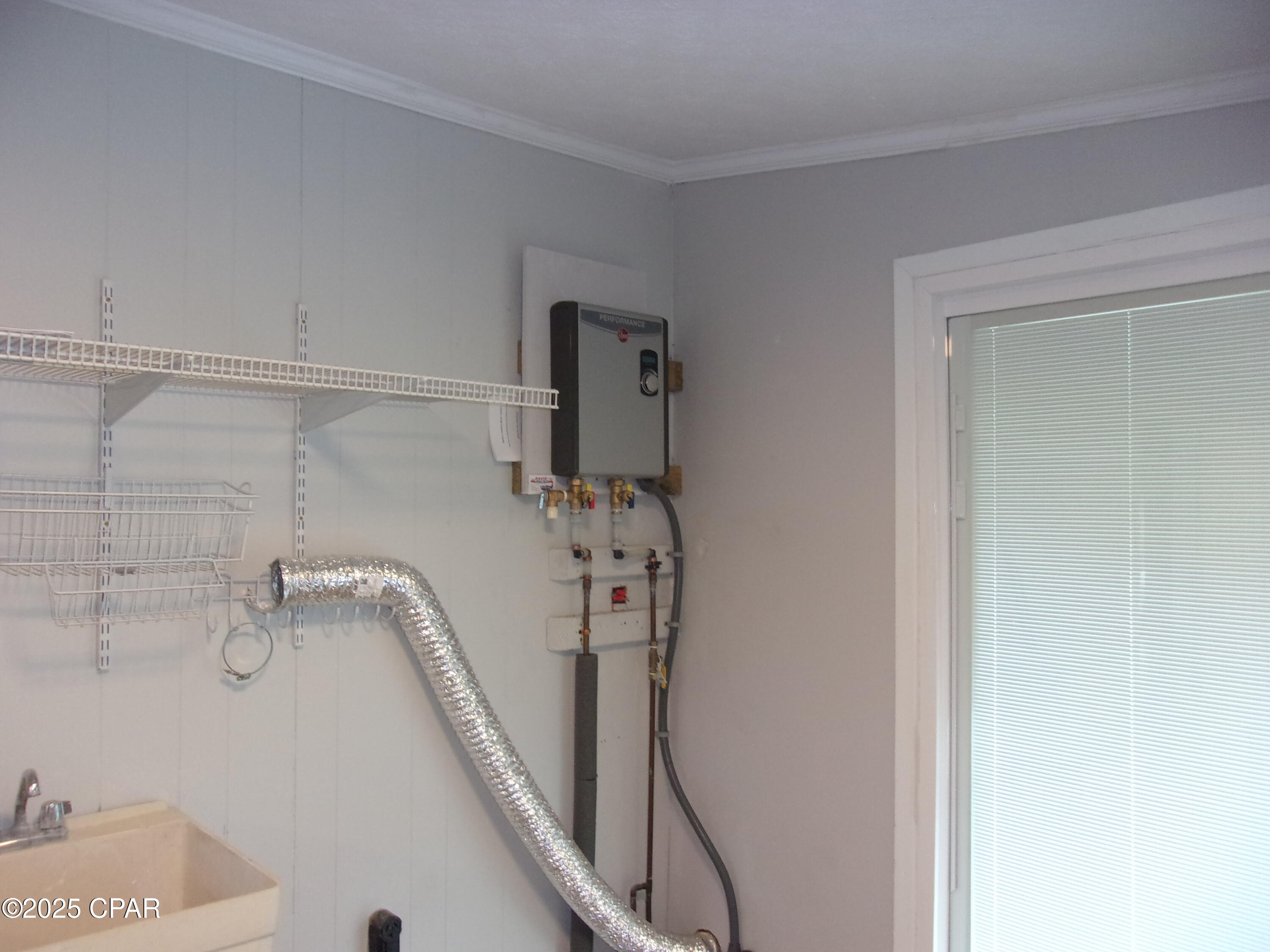 Listing photo id 19 for 2735 Muir Lane