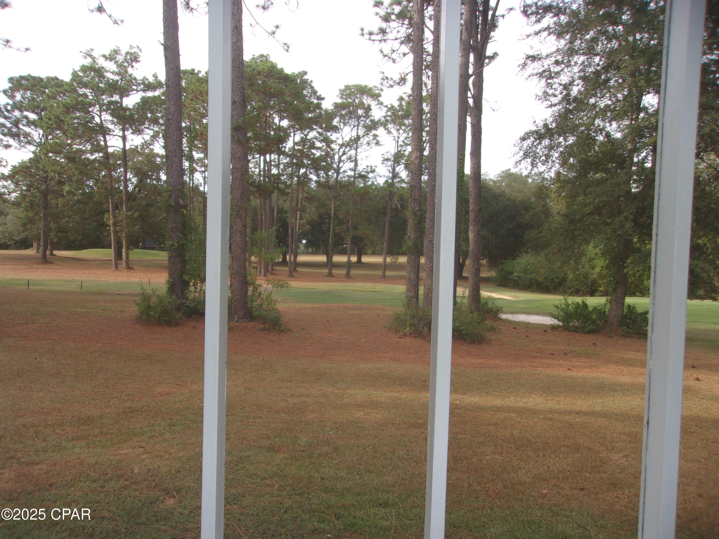 Listing photo id 21 for 2735 Muir Lane