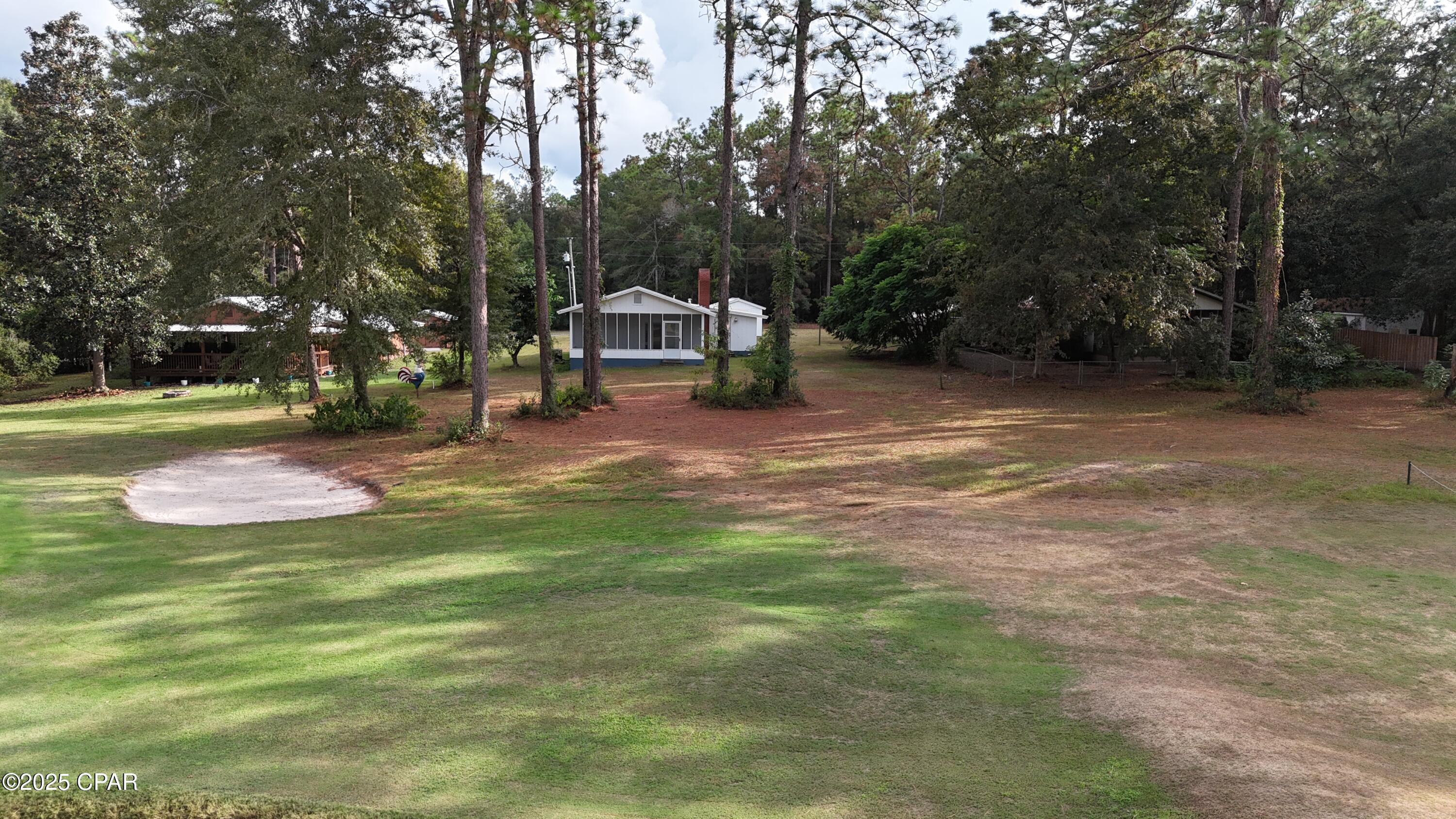 Listing photo id 26 for 2735 Muir Lane