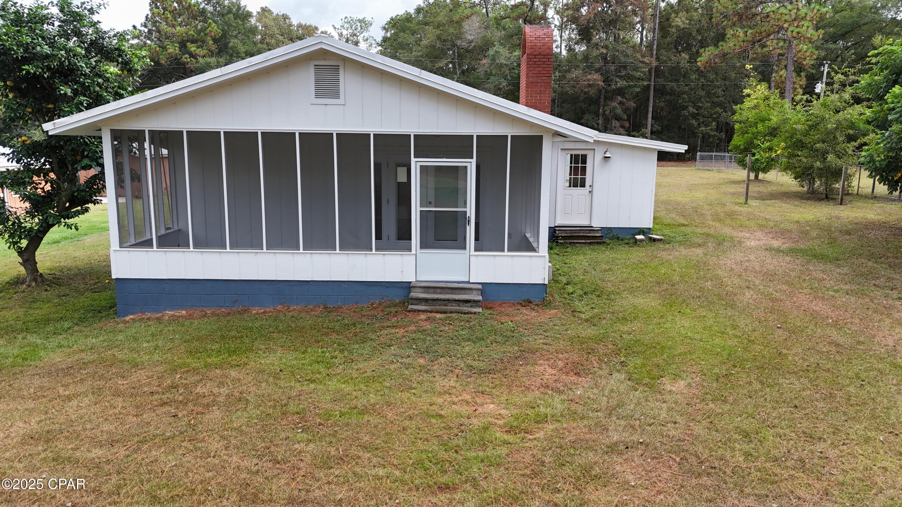 Listing photo id 29 for 2735 Muir Lane