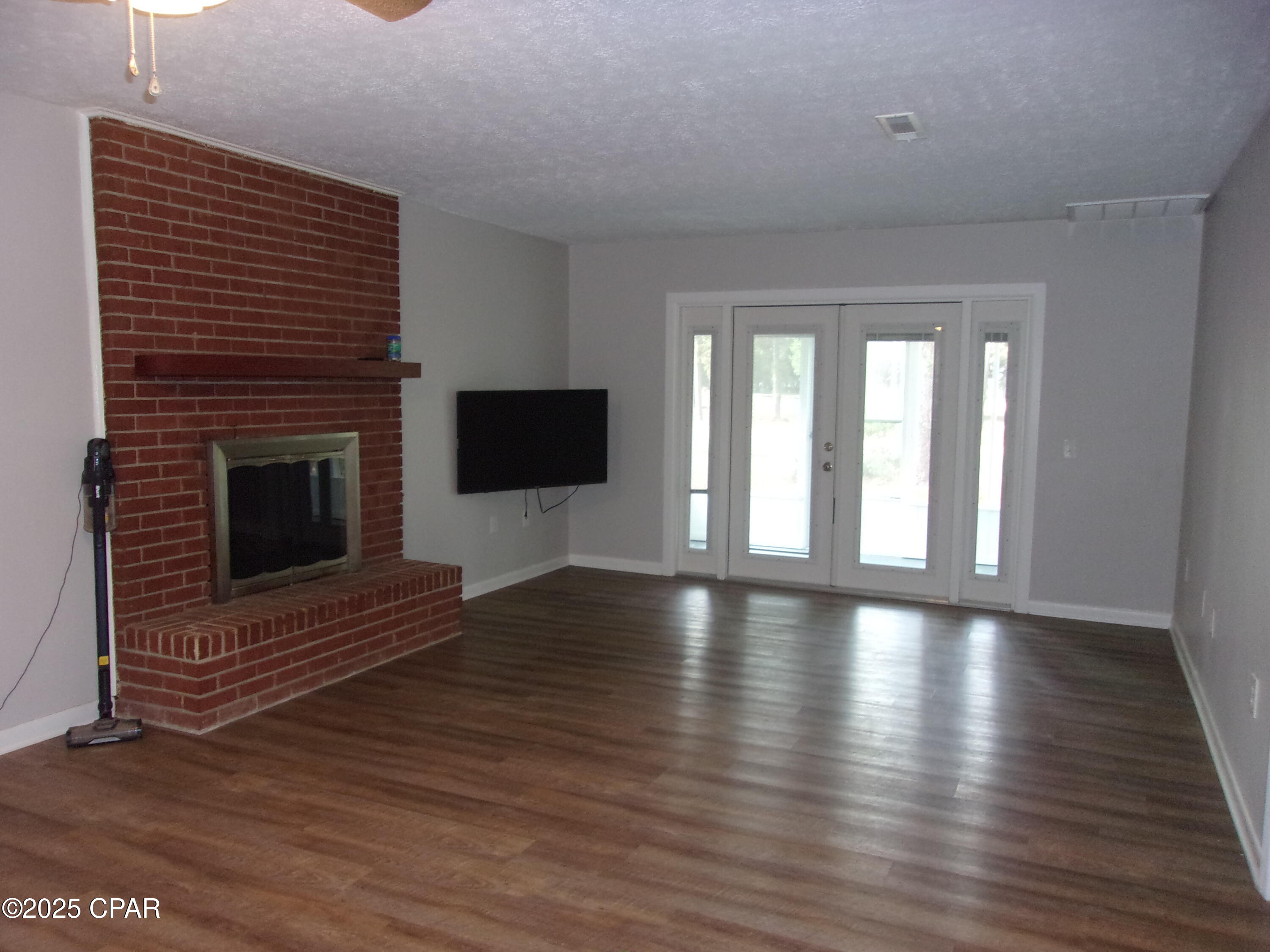 Image 3 For 2735 Muir Lane