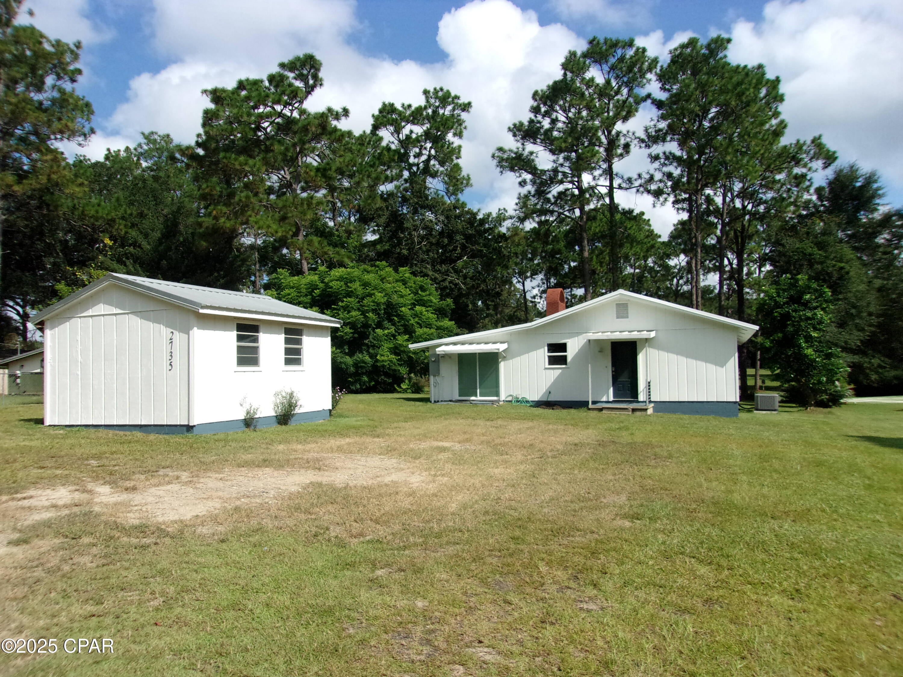 Listing photo id 30 for 2735 Muir Lane