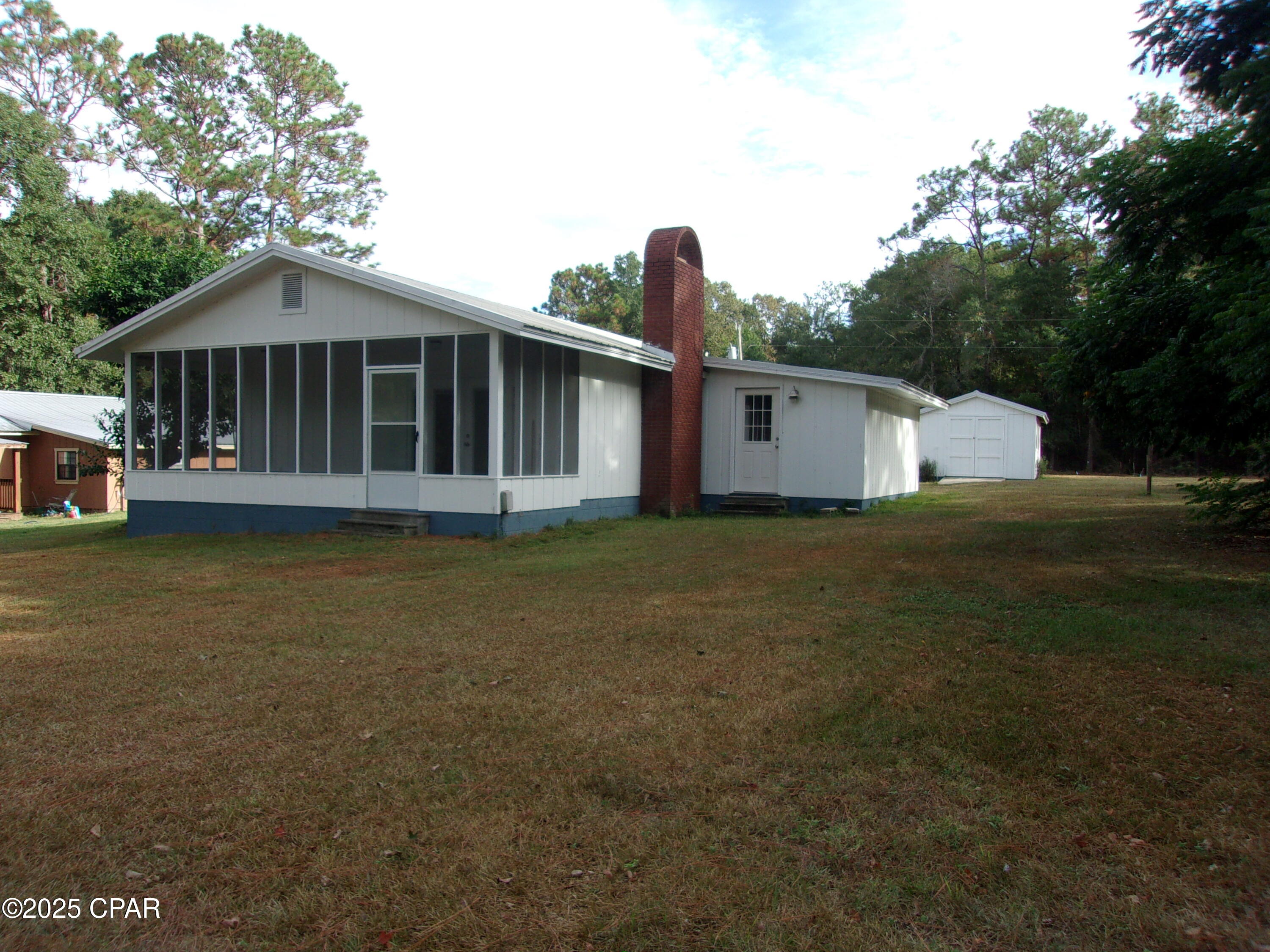 Listing photo id 39 for 2735 Muir Lane