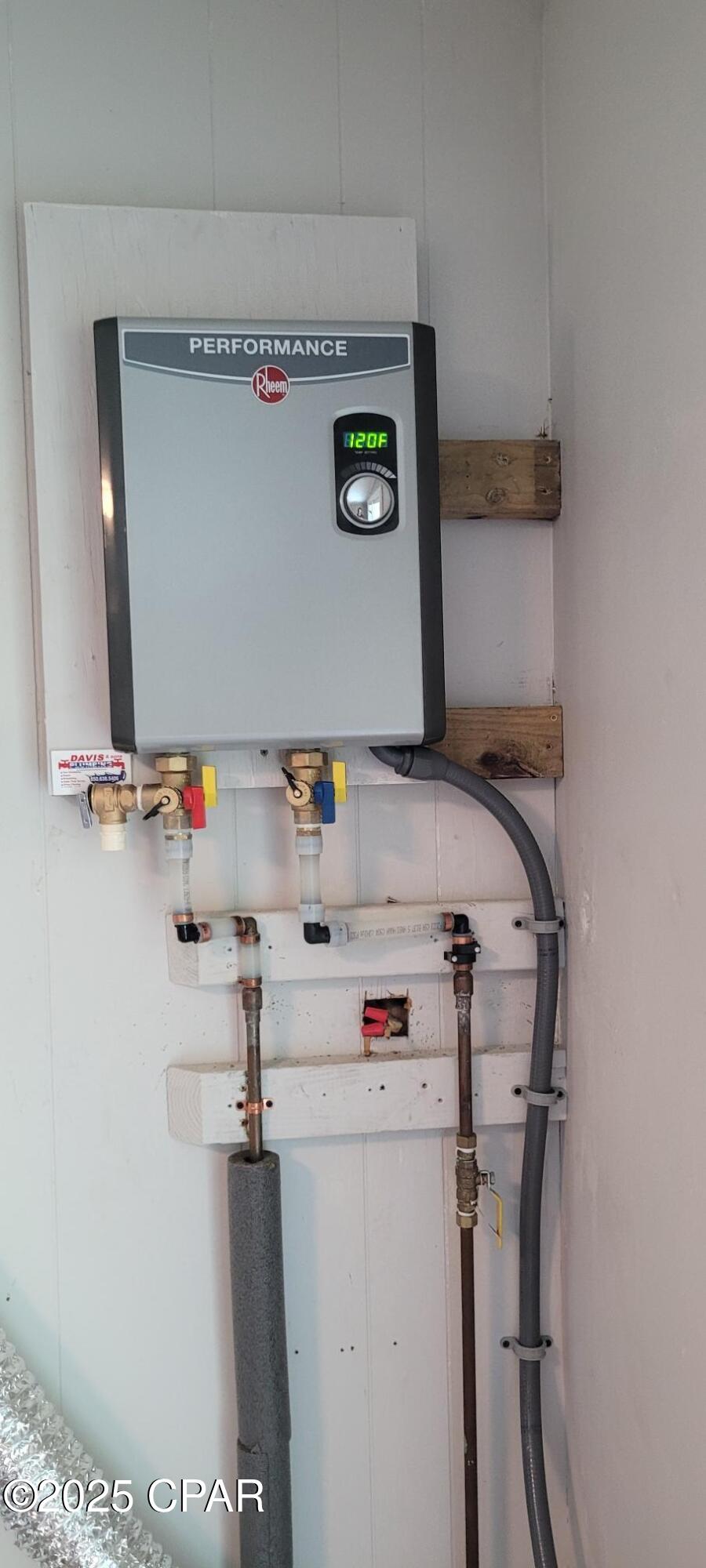 Listing photo id 48 for 2735 Muir Lane