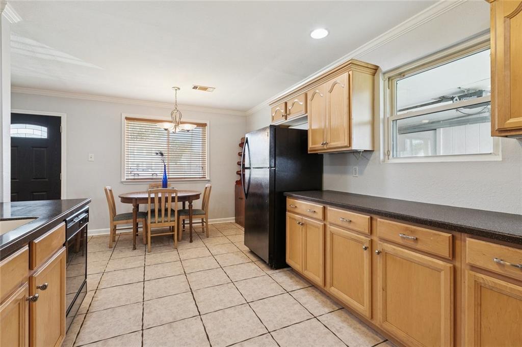 Homes for sale in Gretna, LA | 744 Oakwood St, Gretna, LA 70056 | MLS# 2523751