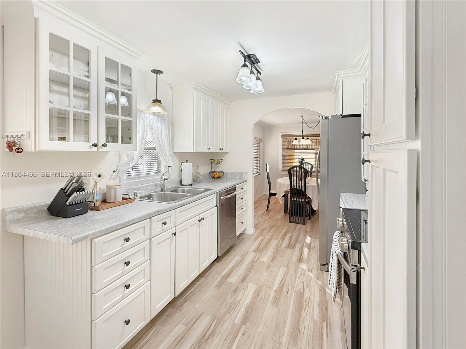 Homes for sale in Dania Beach, FL | 5720 Lakeshore Dr, Dania Beach, FL 33312 | MLS# A11884466