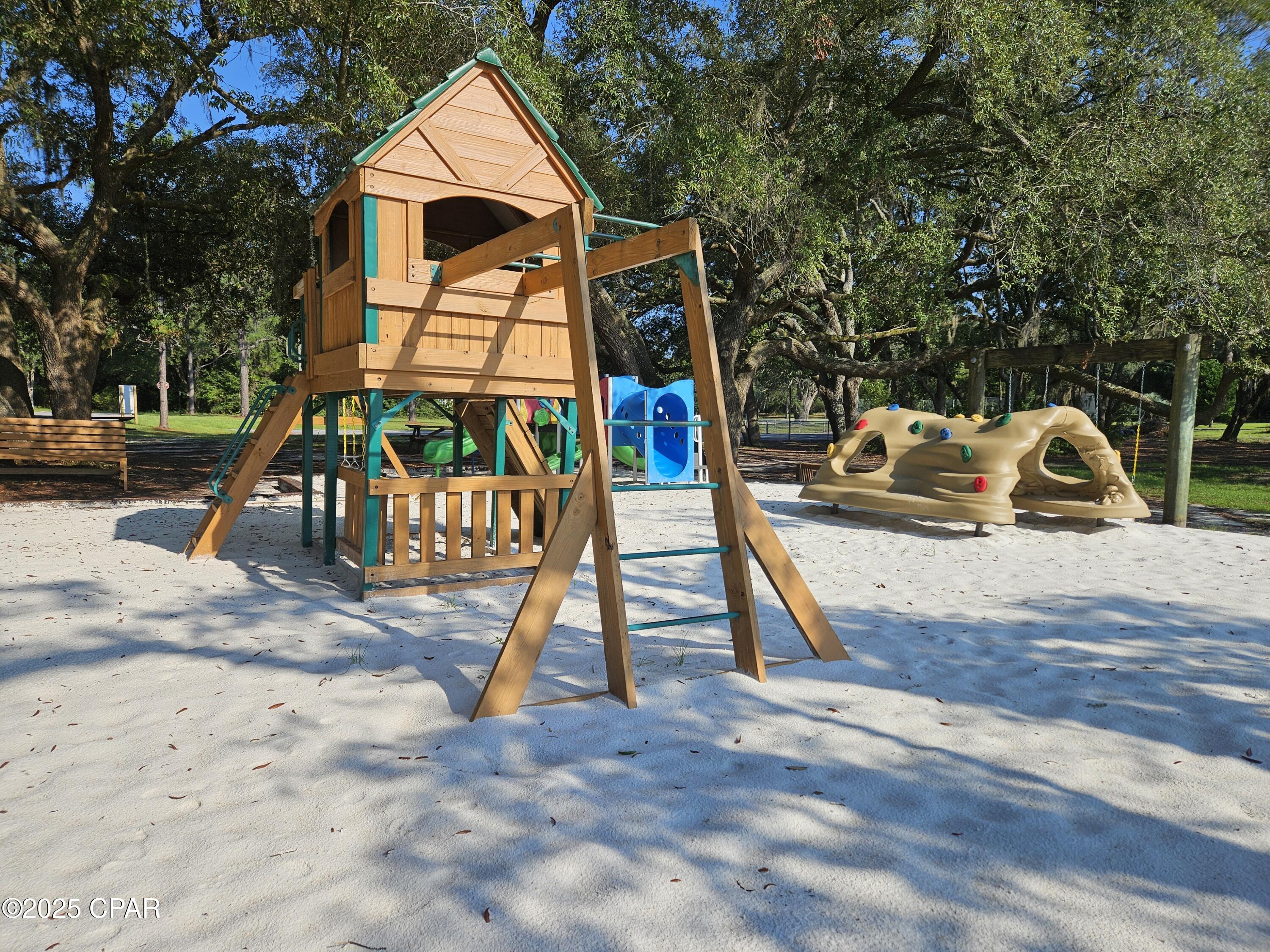 Image 21 For B-272 Springer Drive