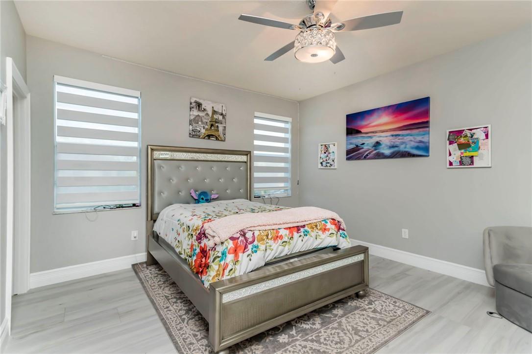 bedroom upstairs (3)