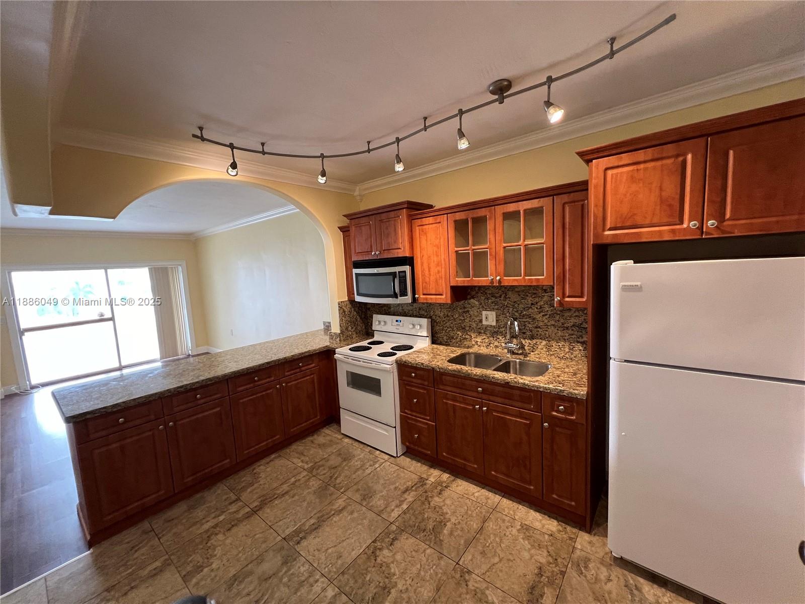 Lido Bay Lodge Condominiu