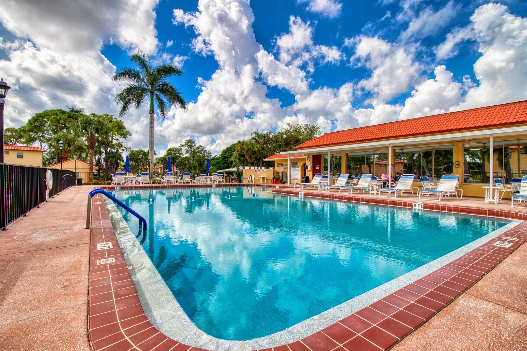 Homes for sale in Stuart, FL | 1911 Sw Palm City Road #J, Stuart, FL 34994 | MLS# R11127585