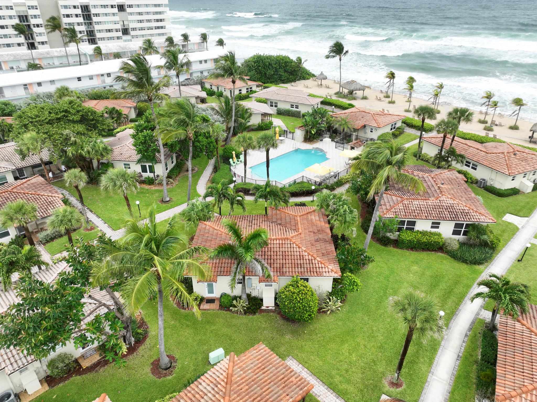 Royal Flamingo Villas - B