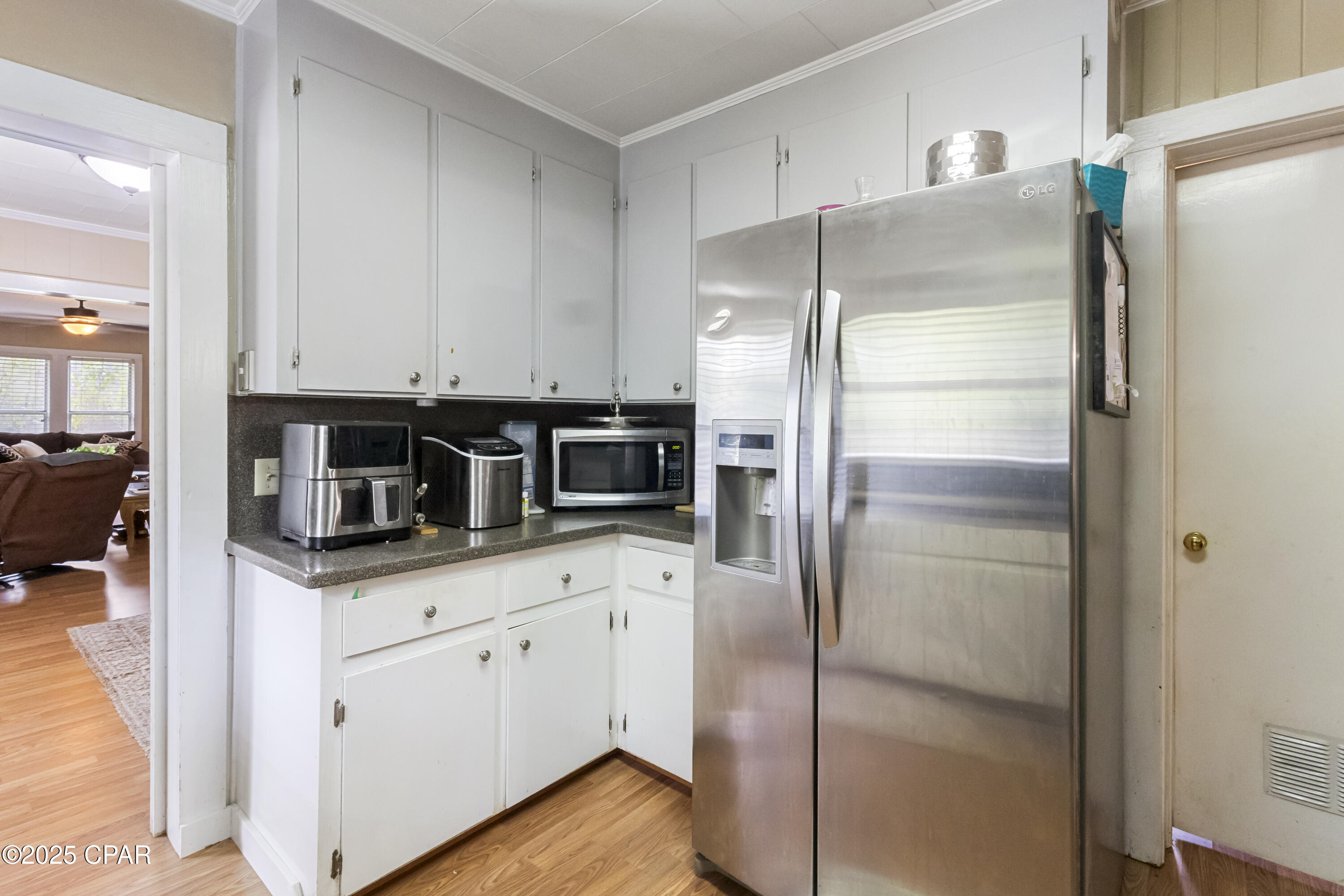 Image 2 For 1102 8th Avenue