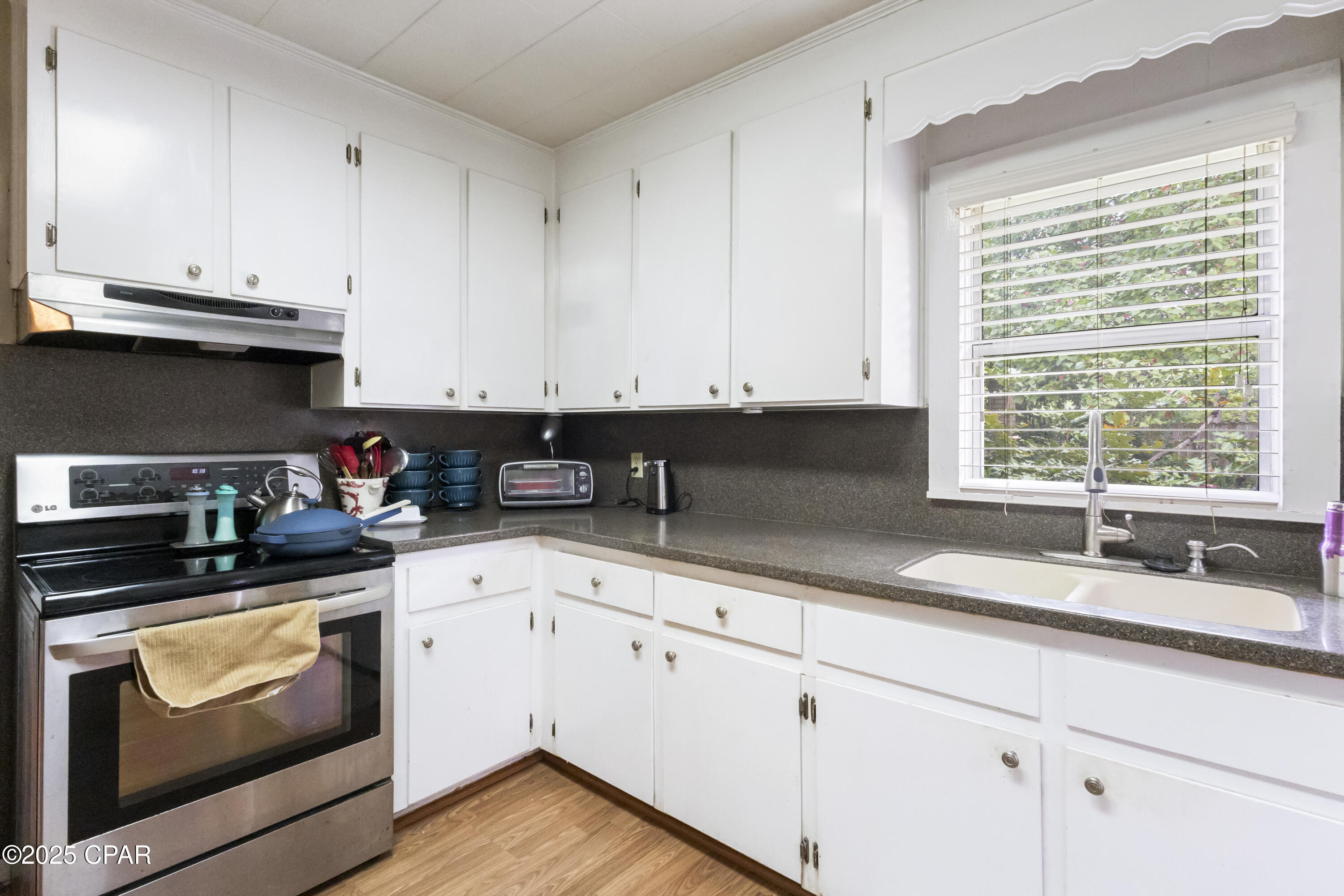 Image 4 For 1102 8th Avenue