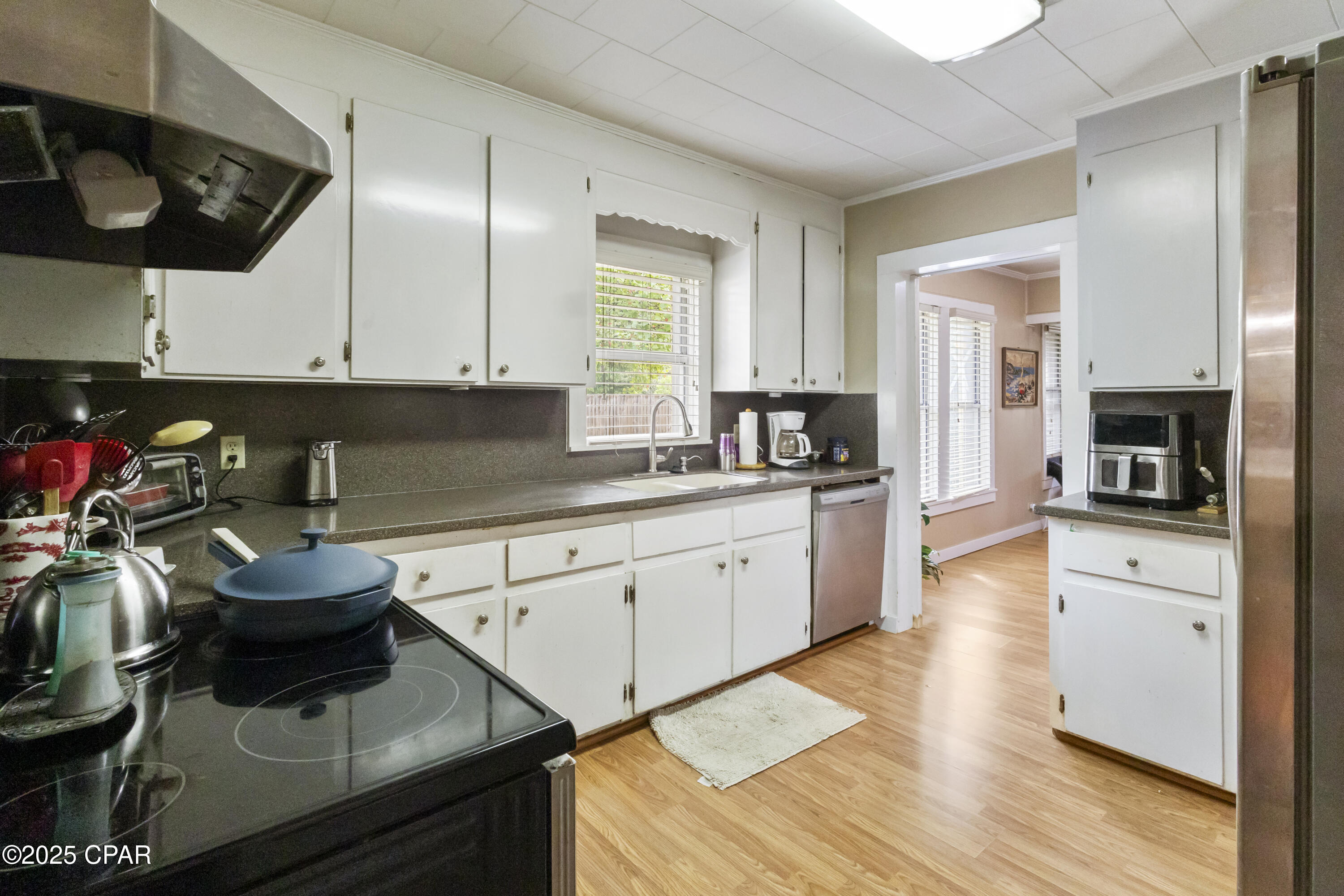 Image 5 For 1102 8th Avenue