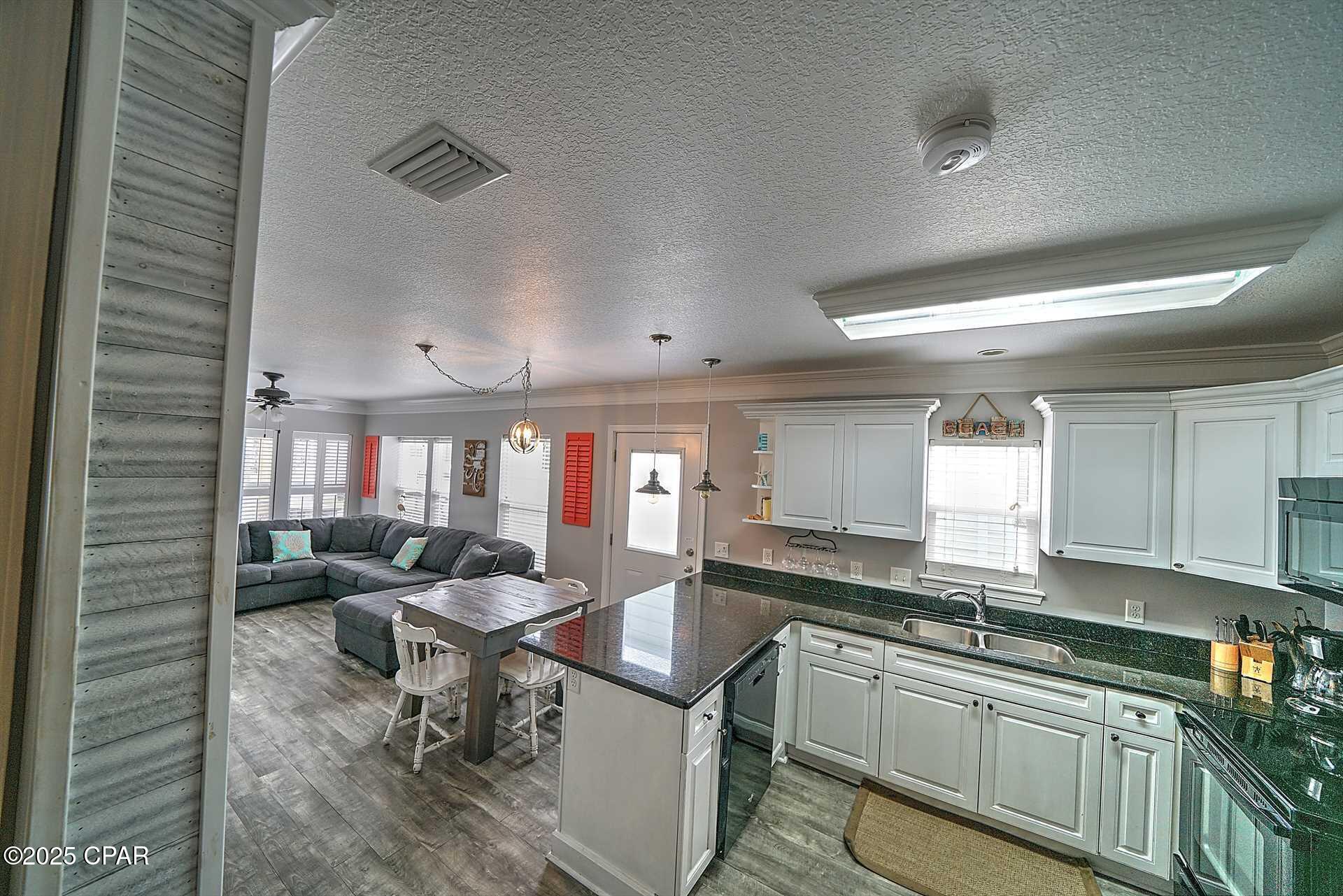 Image 10 For 516 Venture Boulevard