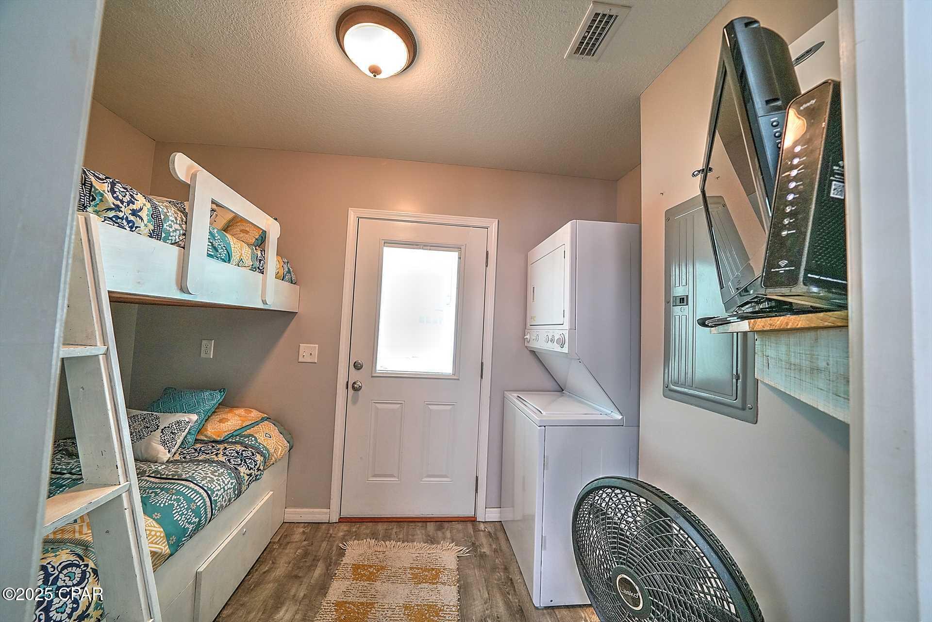 Image 15 For 516 Venture Boulevard