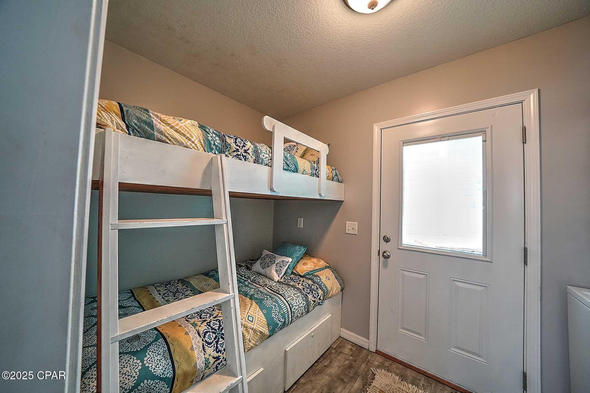 Image 7 For 516 Venture Boulevard