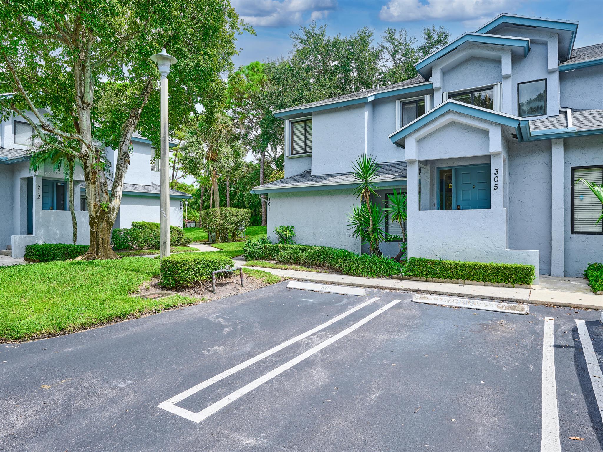 Homes for sale in Greenacres, FL | 305 Harbour Pointe Way, Greenacres, FL 33413 | MLS# R11127617