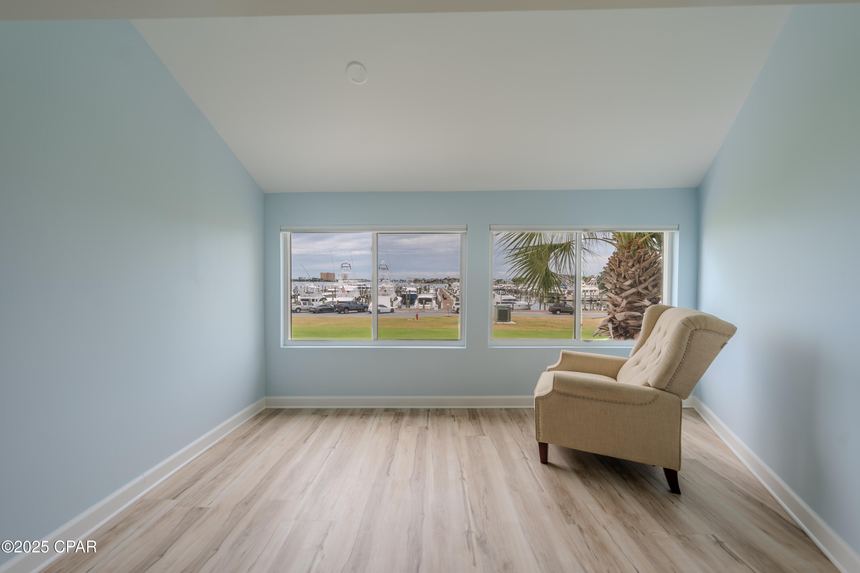 Image 20 For 4726 Bay Point Road 208