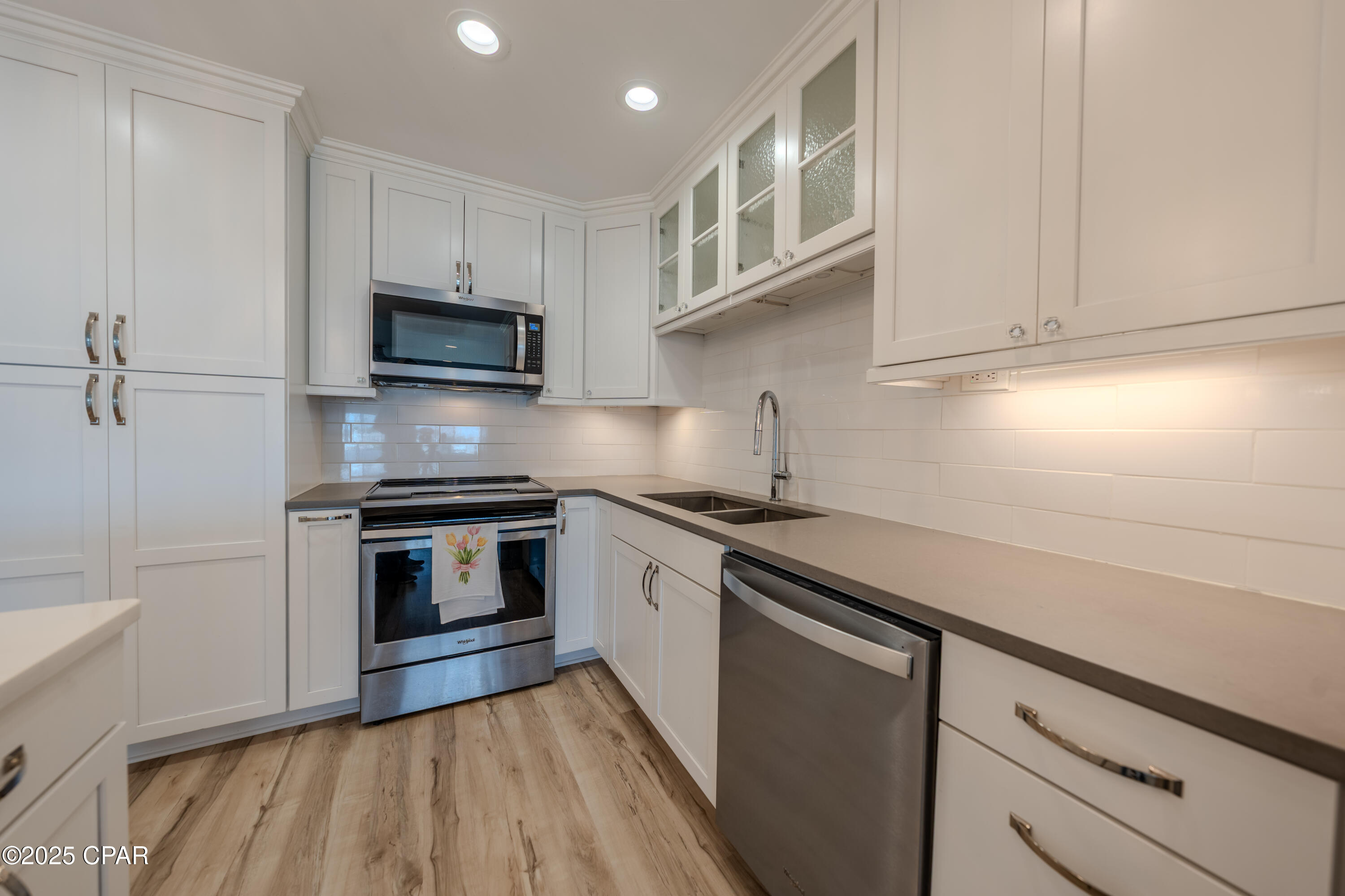 Image 7 For 4726 Bay Point Road 208